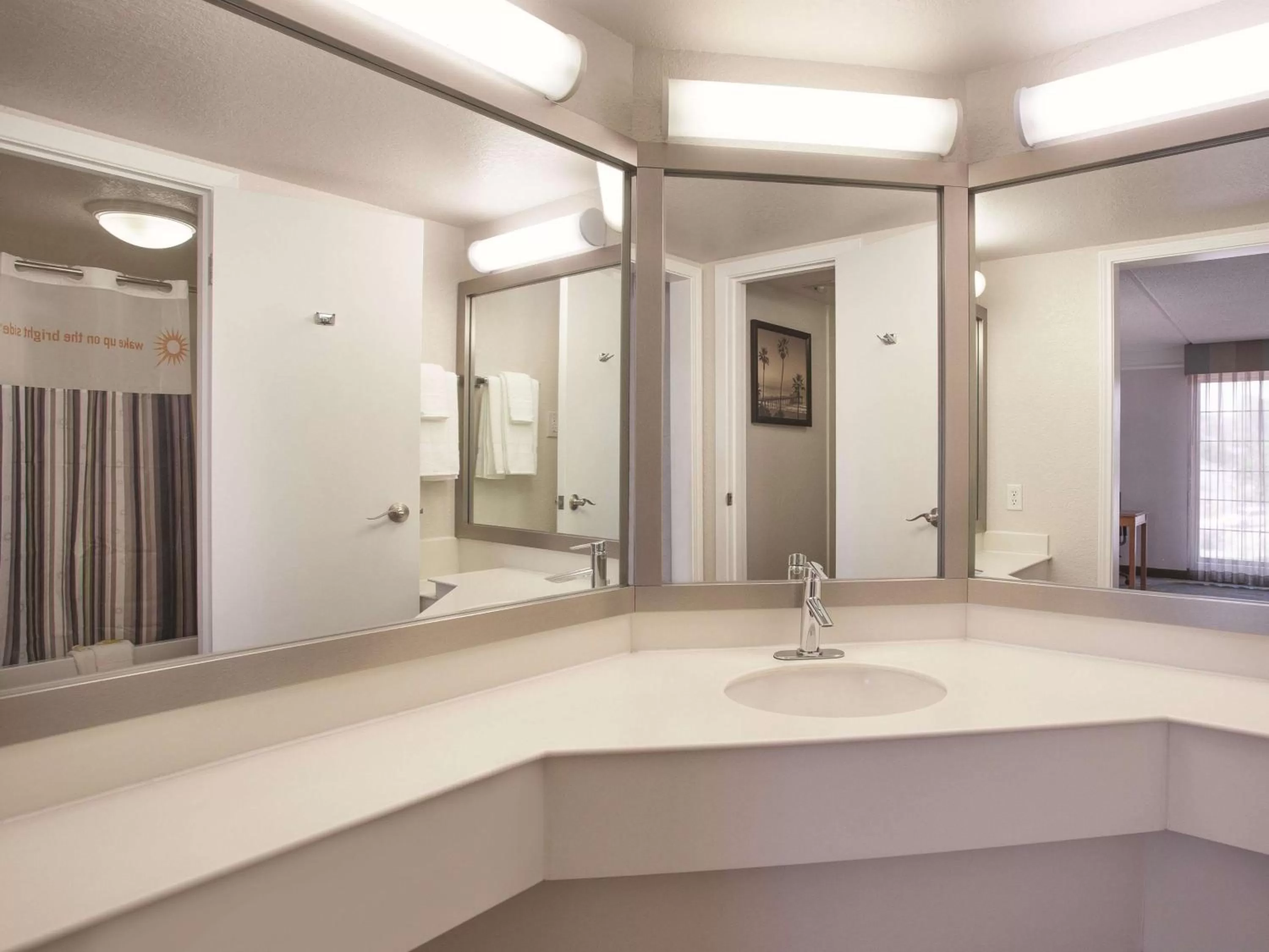 Executive King Room in La Quinta Inn by Wyndham San Diego Chula Vista