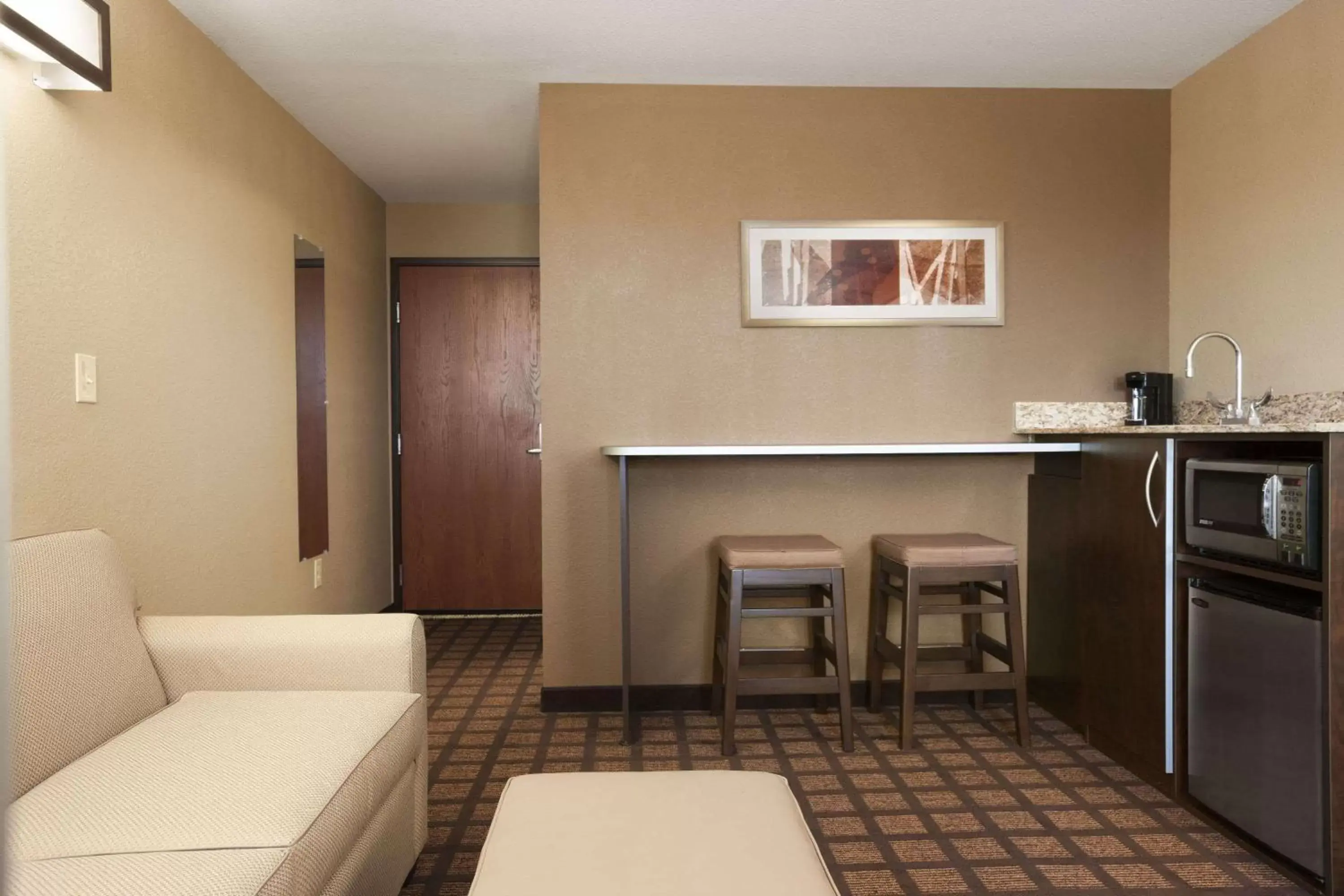 Photo of the whole room, Kitchen/Kitchenette in Microtel Inn & Suites Pleasanton