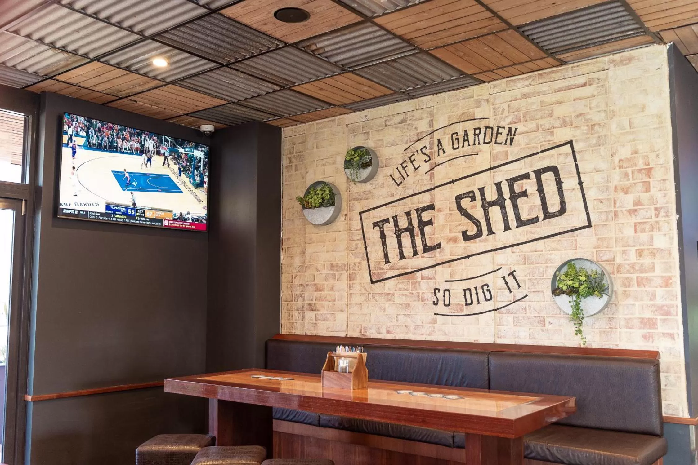 Communal lounge/ TV room in Marion Hotel