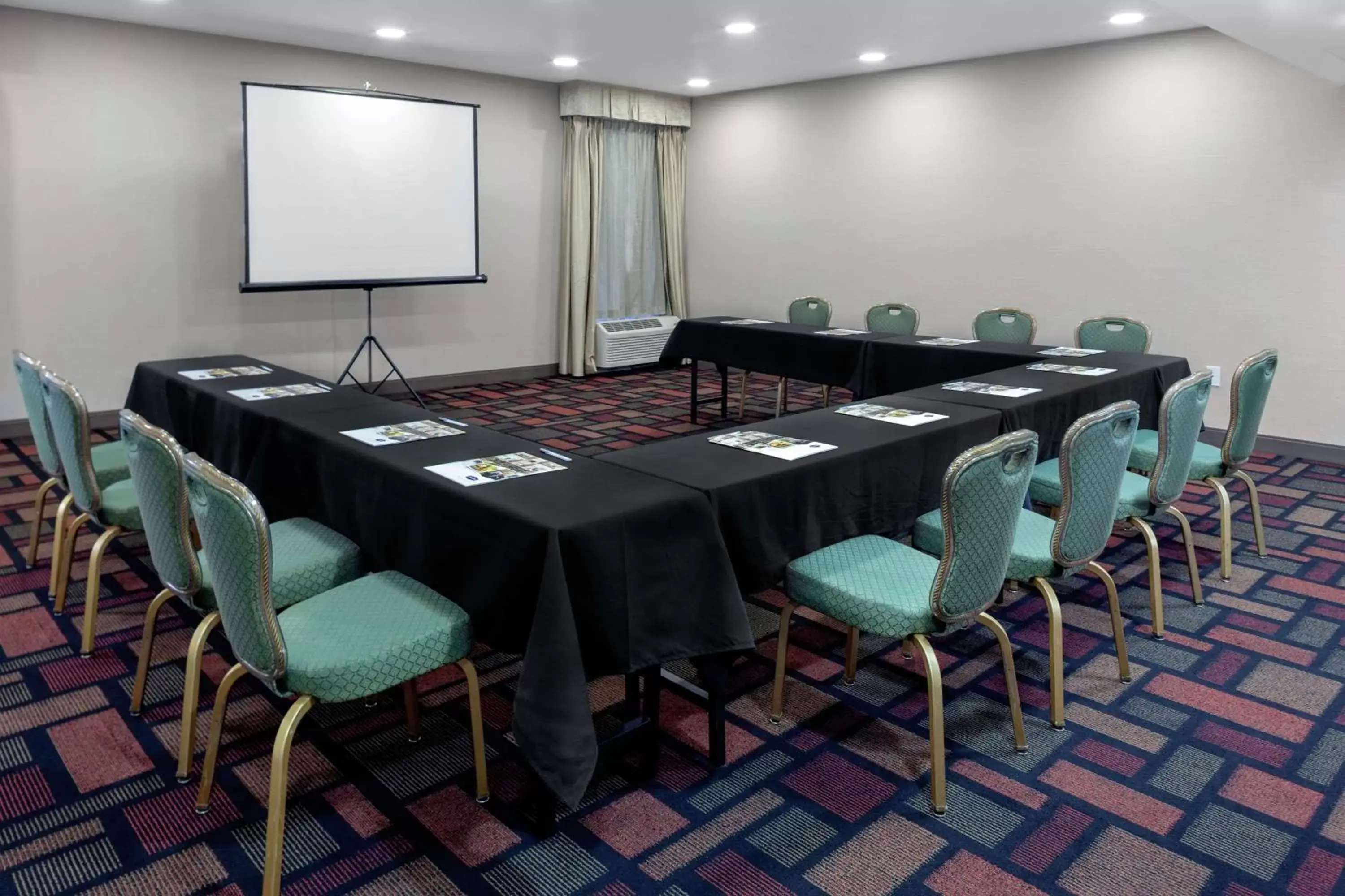 Meeting/conference room in Hampton Inn Woodbridge