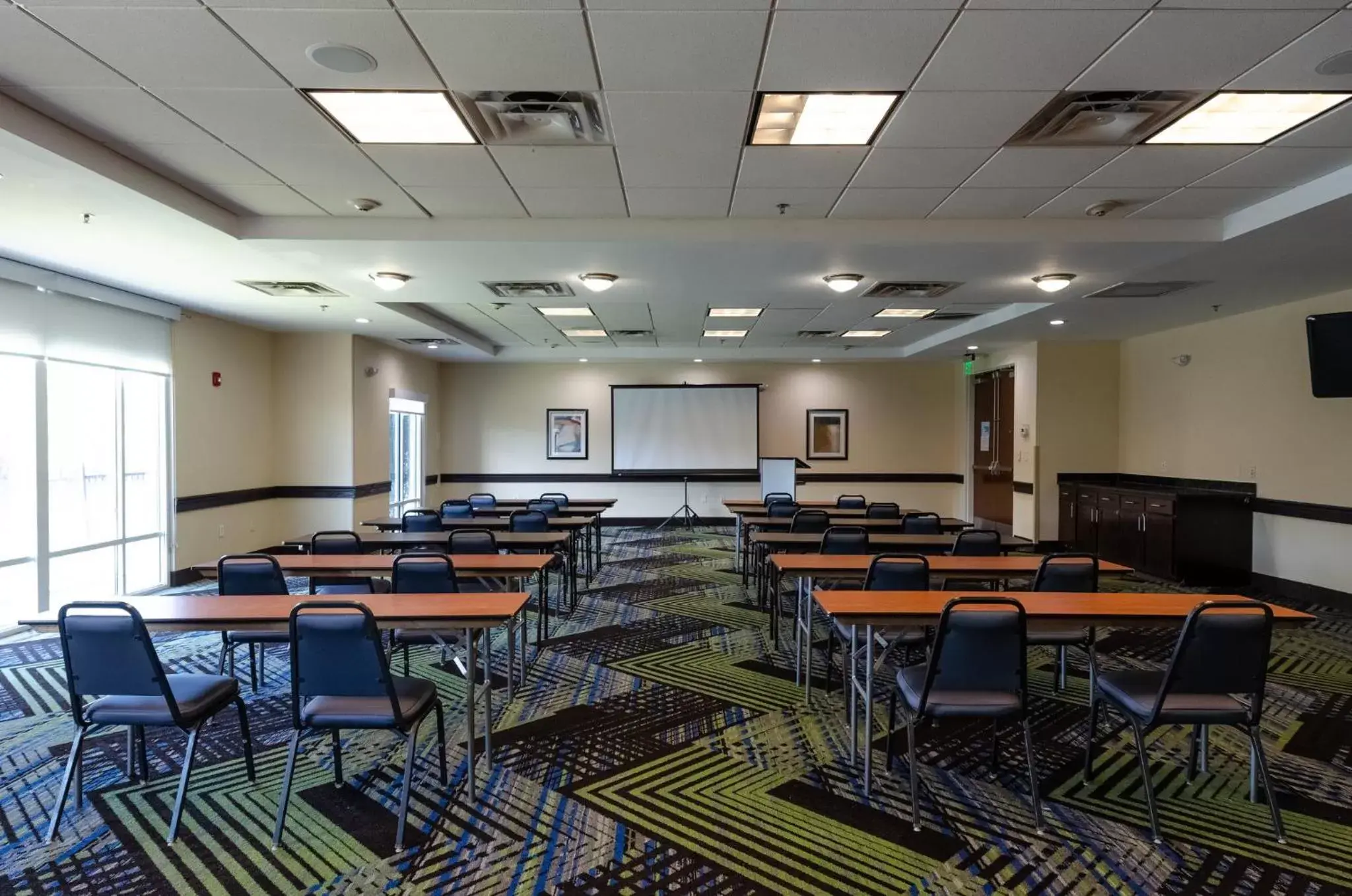 Meeting/conference room in Holiday Inn Express Hotel & Suites Atlanta Airport West - Camp Creek, an IHG Hotel