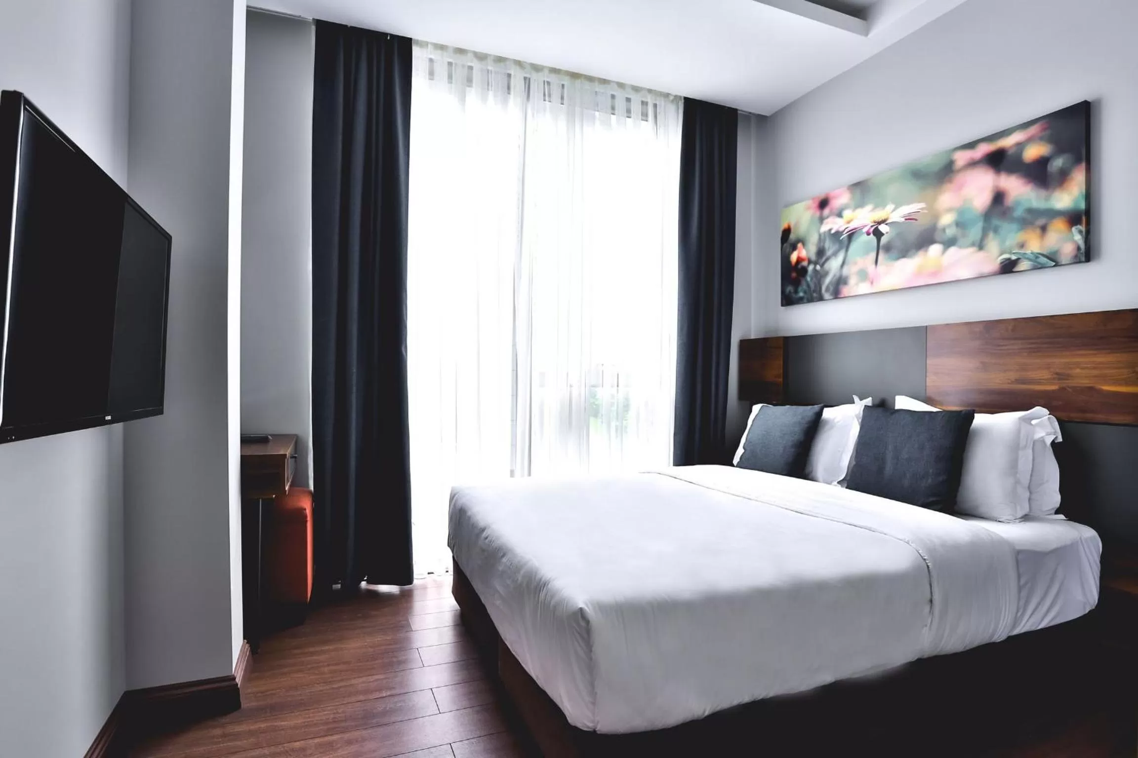 Bed in Peerless Villas Hotel