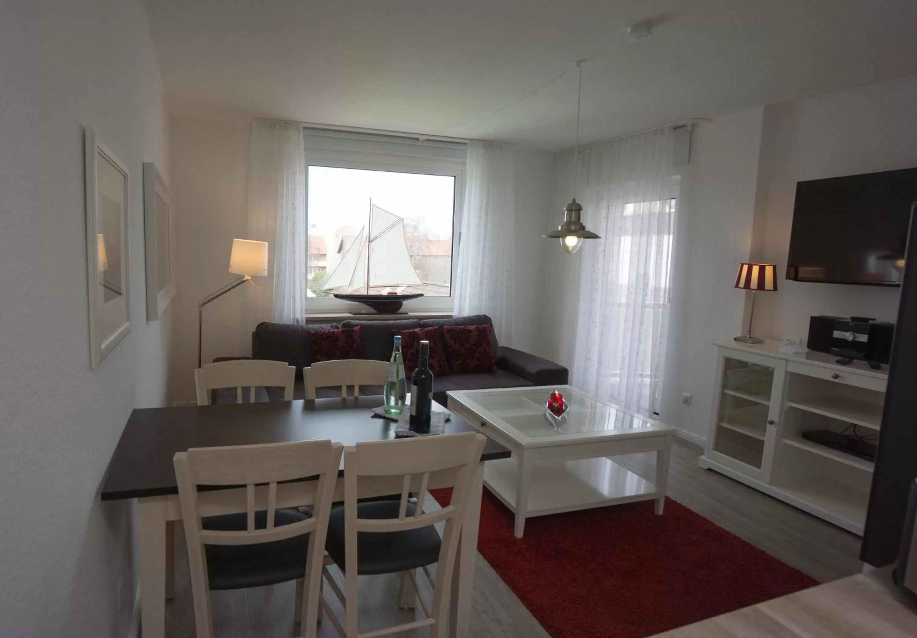 Living room, Dining Area in Hotel Stadt Cuxhaven