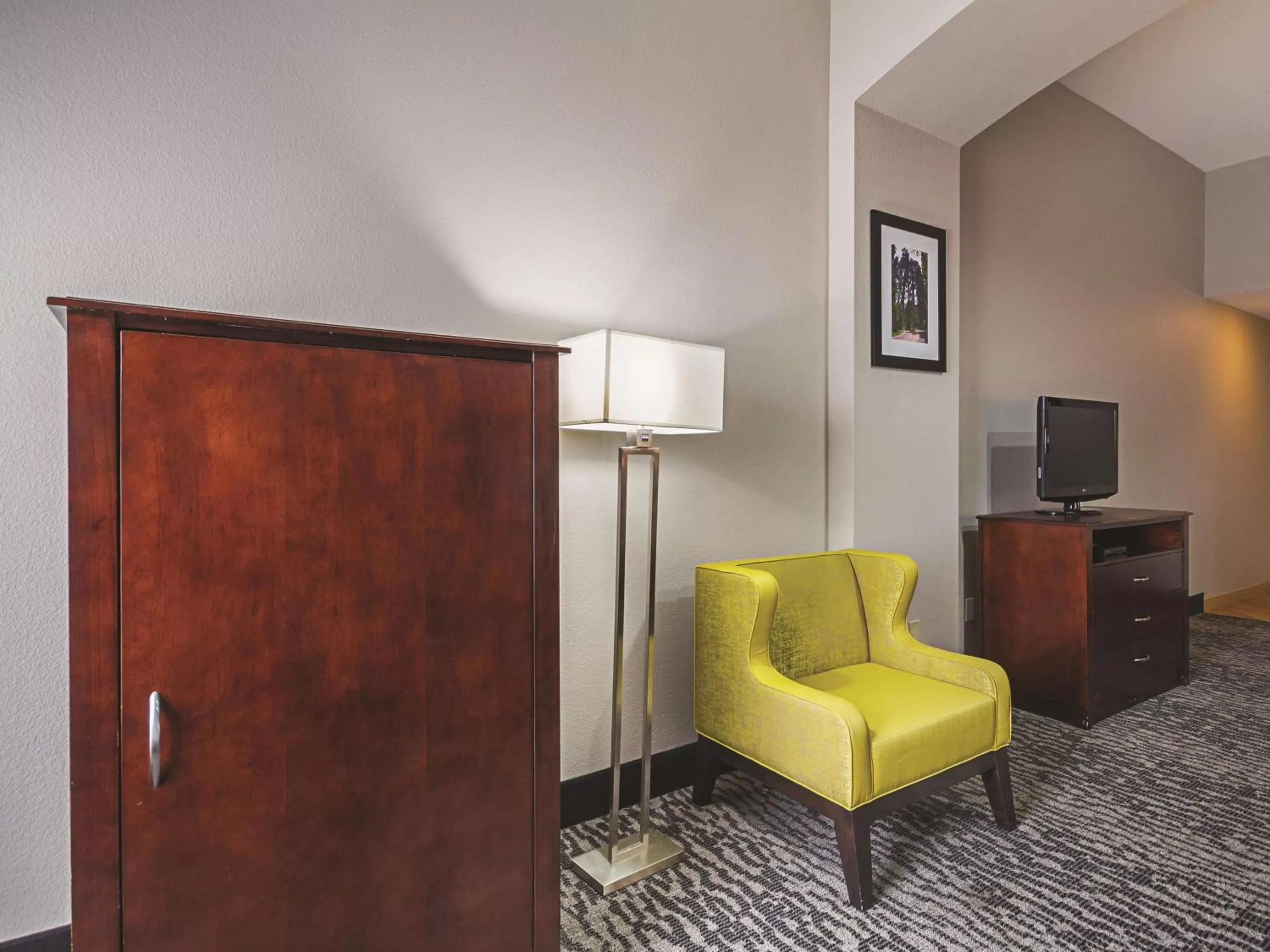 Photo of the whole room in La Quinta by Wyndham Fresno Northwest