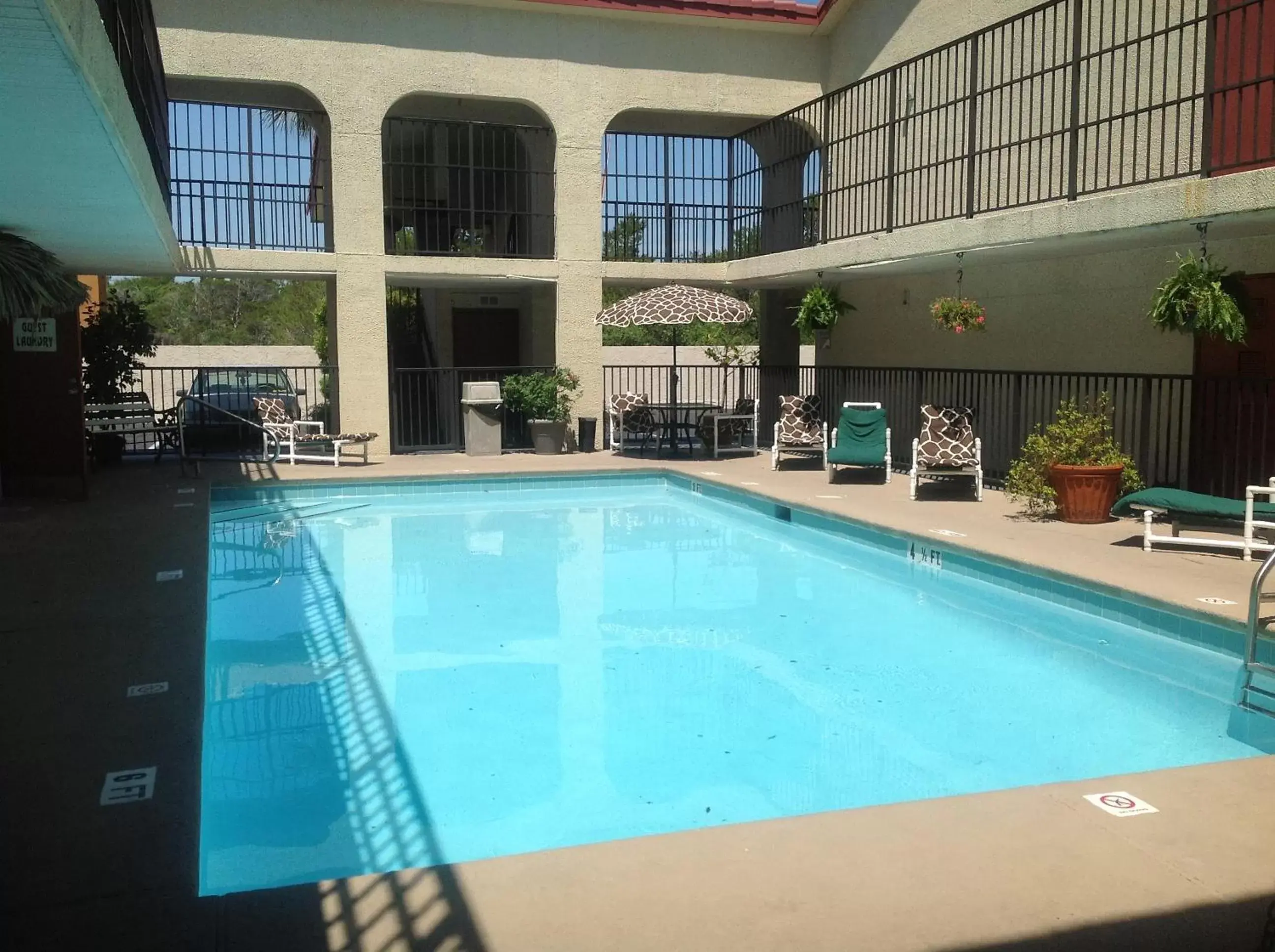 Swimming pool in Days Inn by Wyndham Destin Swimming pool in Days Inn by Wyndham Destin