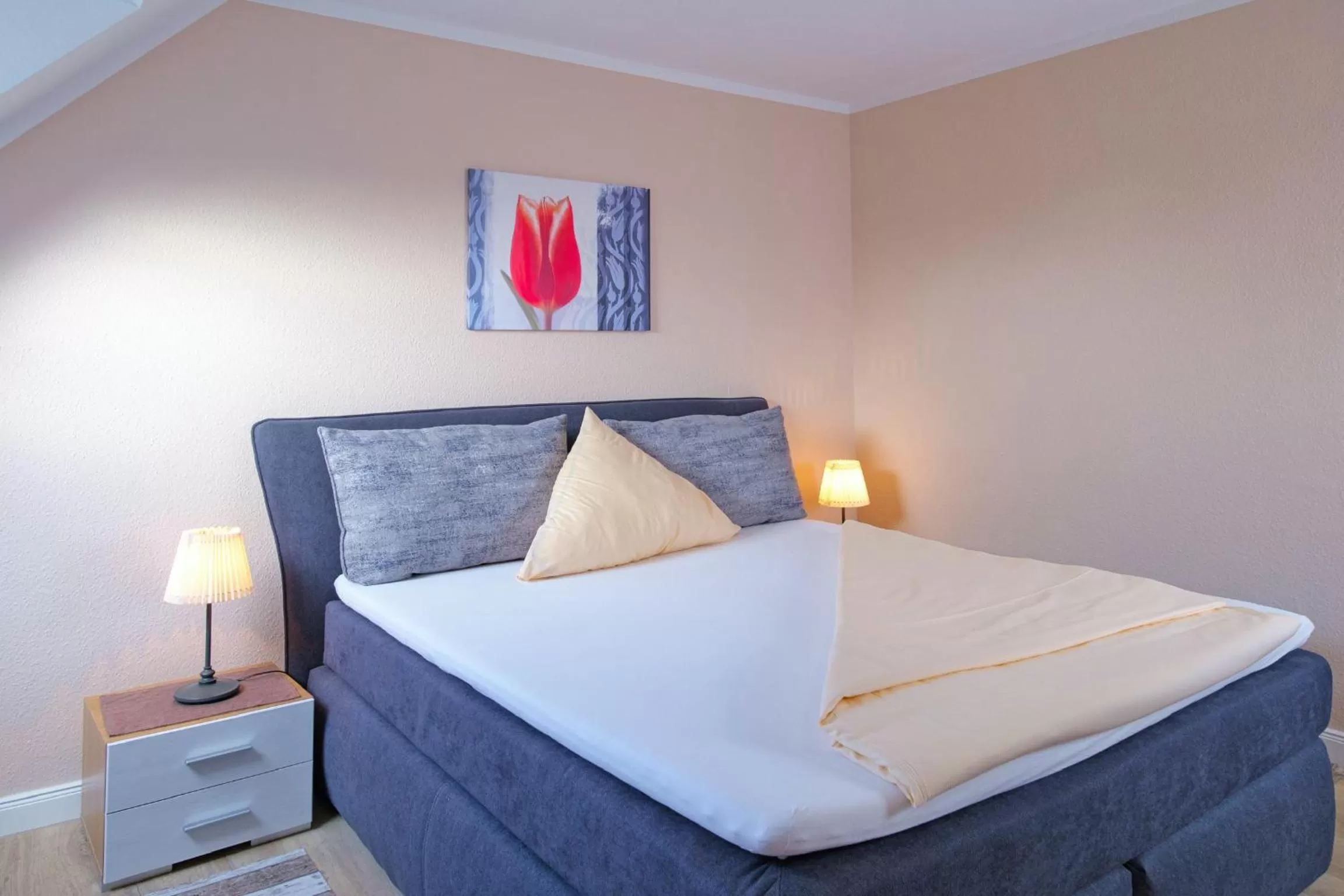 Staff, Bed in Hotel-Restaurant Holsteiner Hof