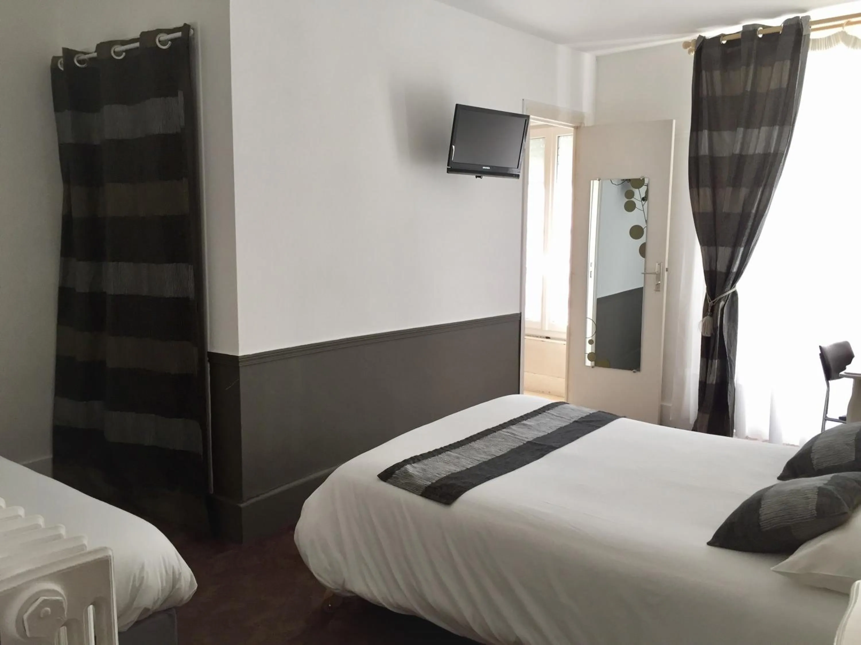 Bedroom, Bed in Hôtel Villa Du Parc