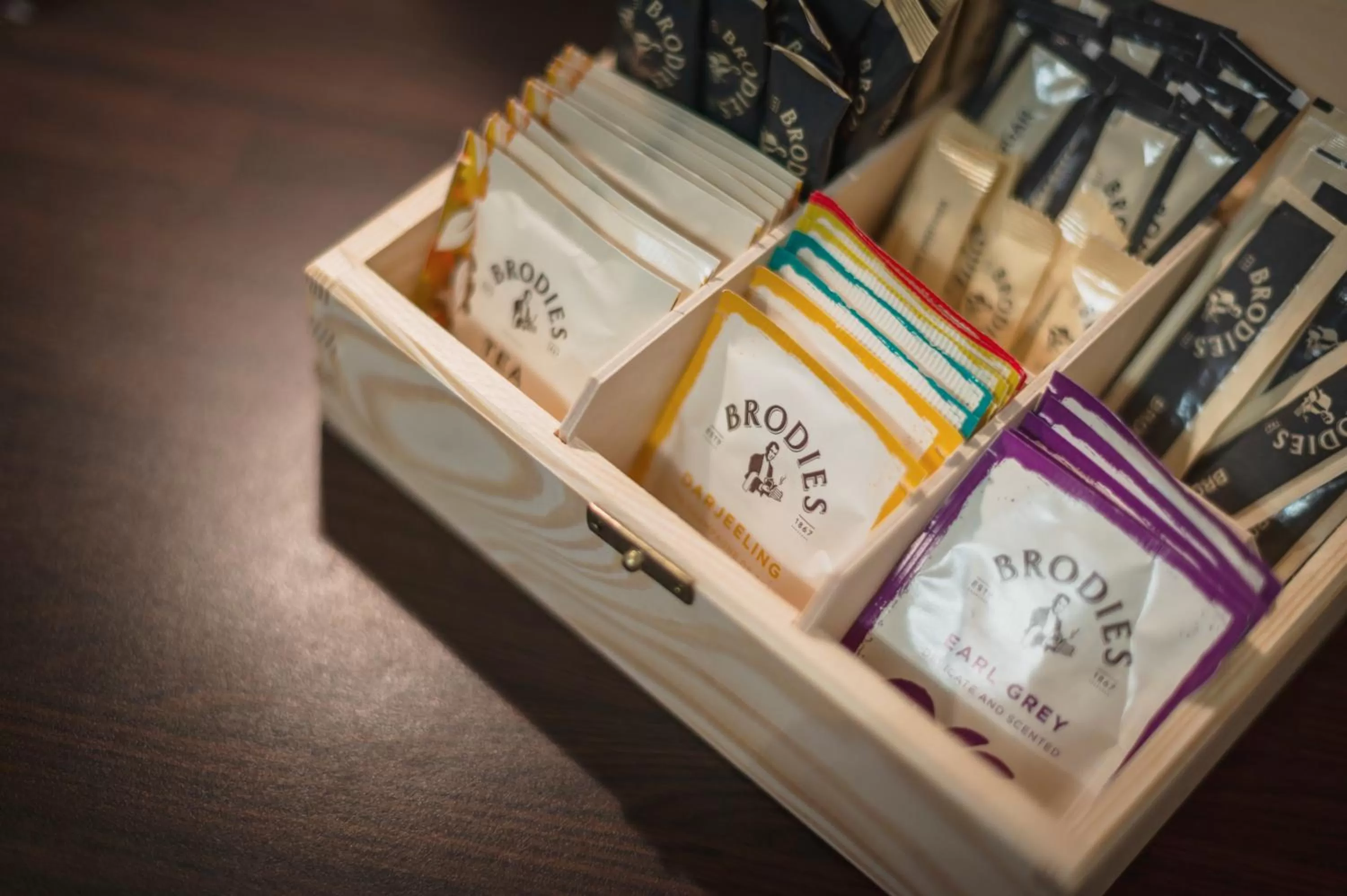 Coffee/tea facilities in The Knight Residence by Mansley