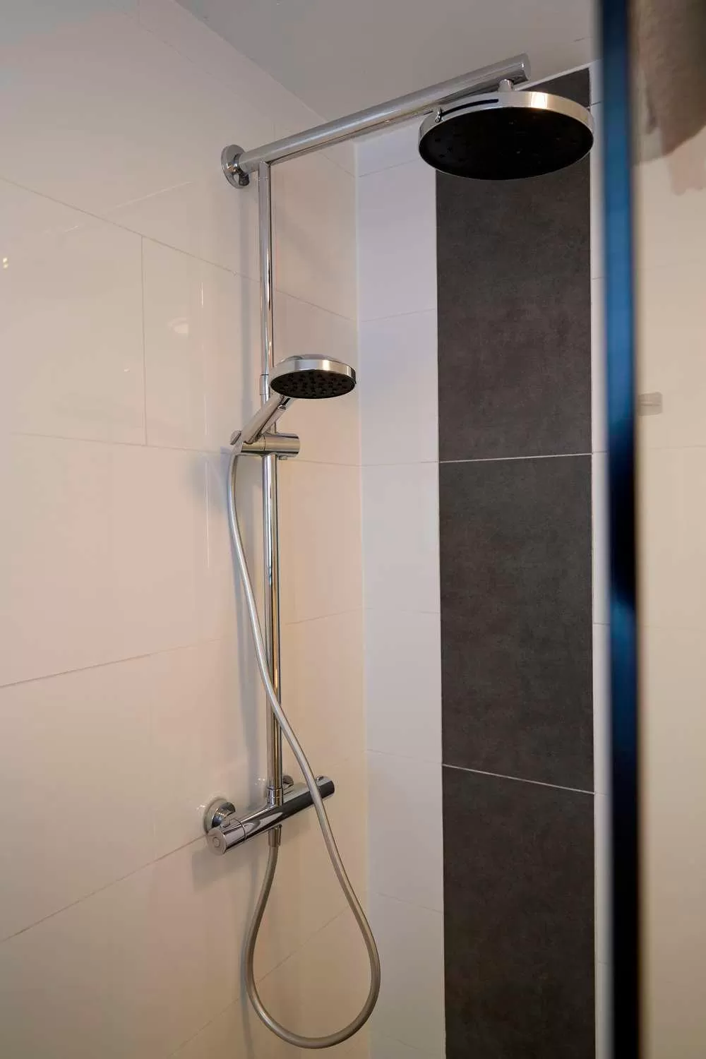 Shower in Hotel zur Post Ochsendorf