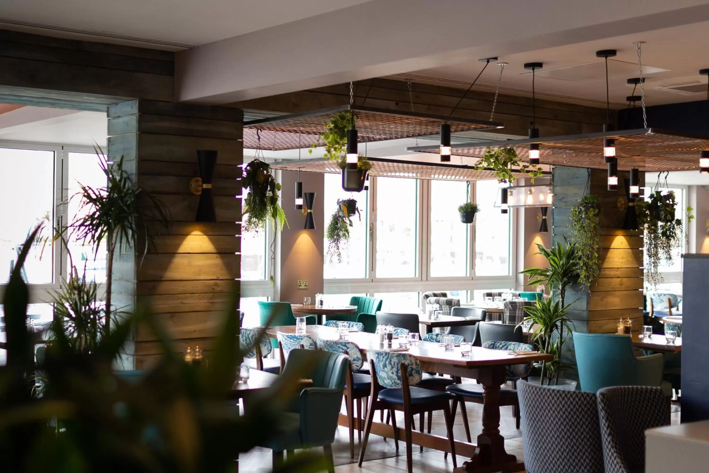 Restaurant/Places to Eat in Rooms at The Deck, Penarth