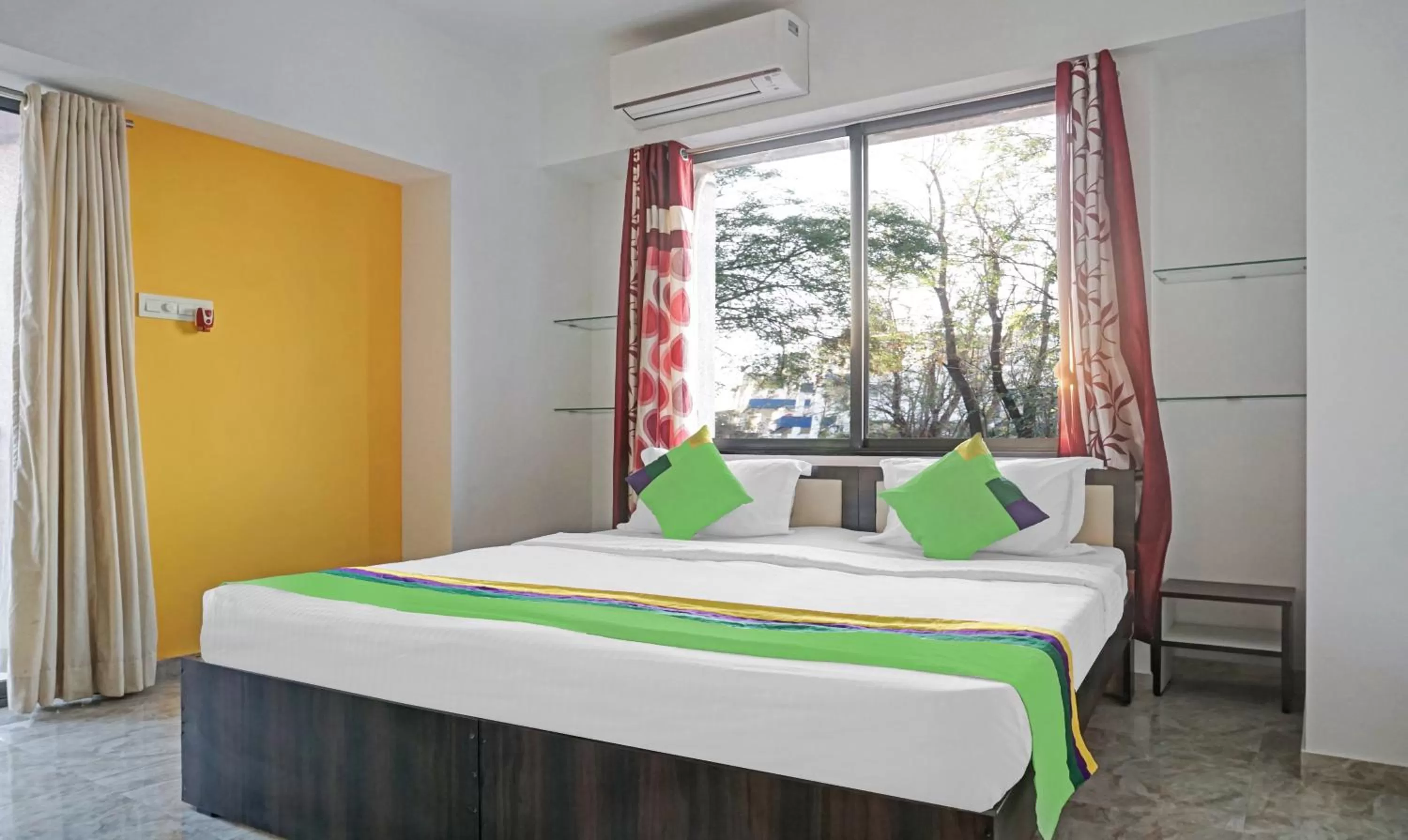 Bedroom, Bed in Treebo Atithi Corporate Stay Baner IT Hub