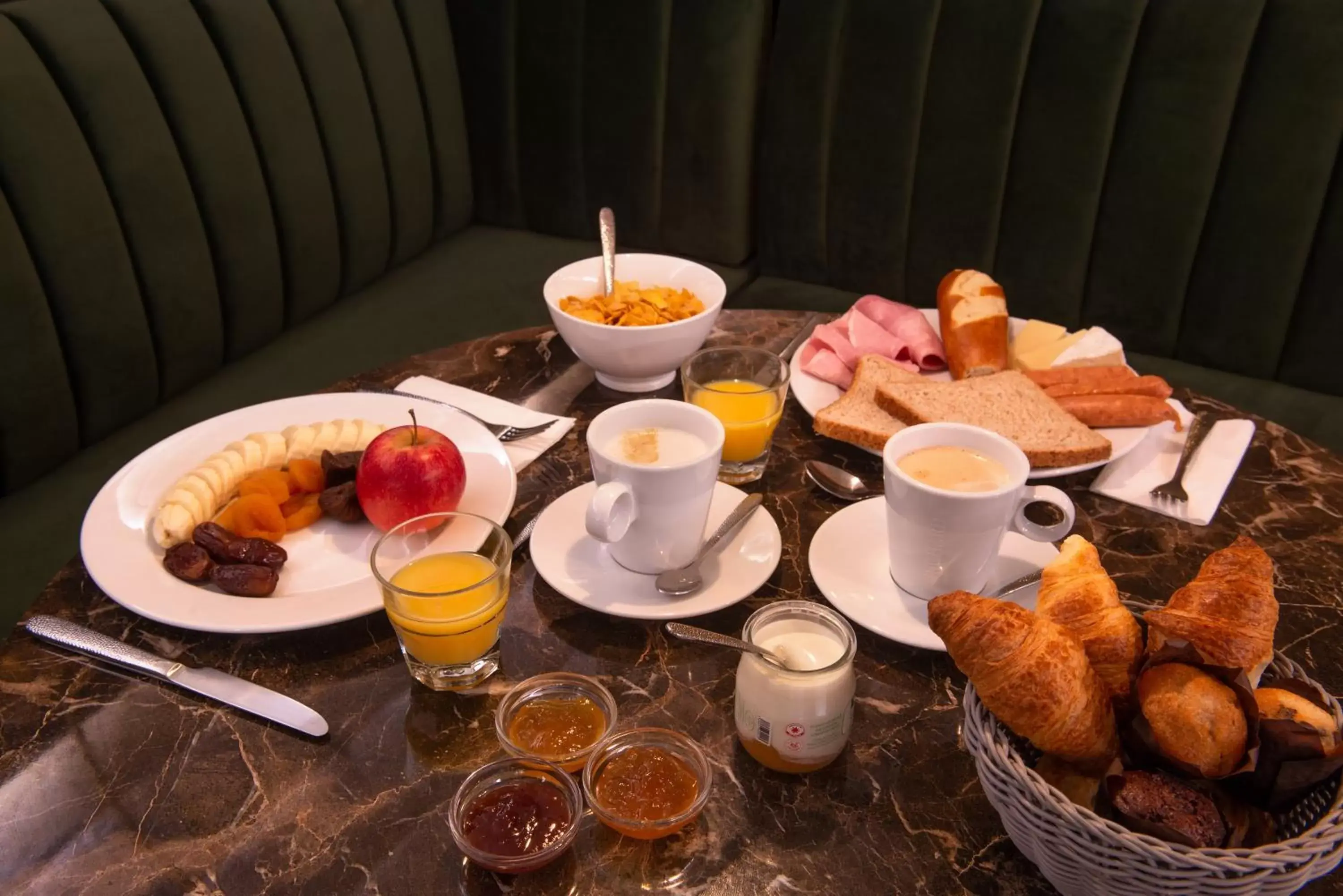 Buffet breakfast, Breakfast in Hôtel Aston