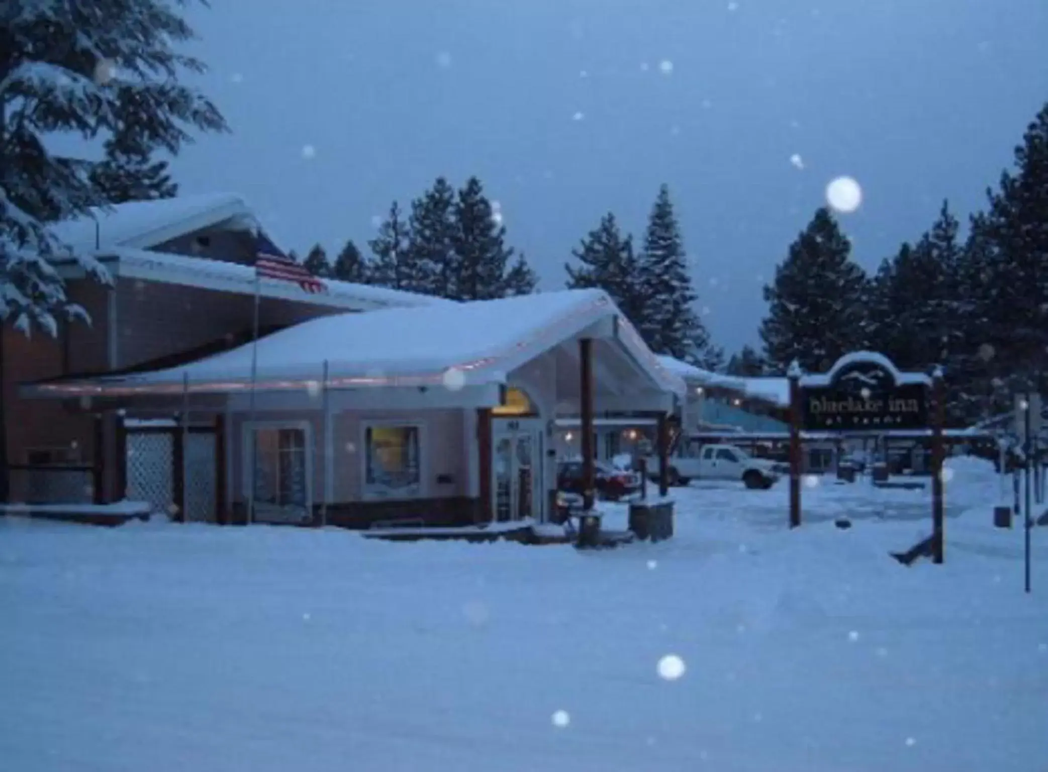 Facade/entrance in Bluelake Inn @ Heavenly Village