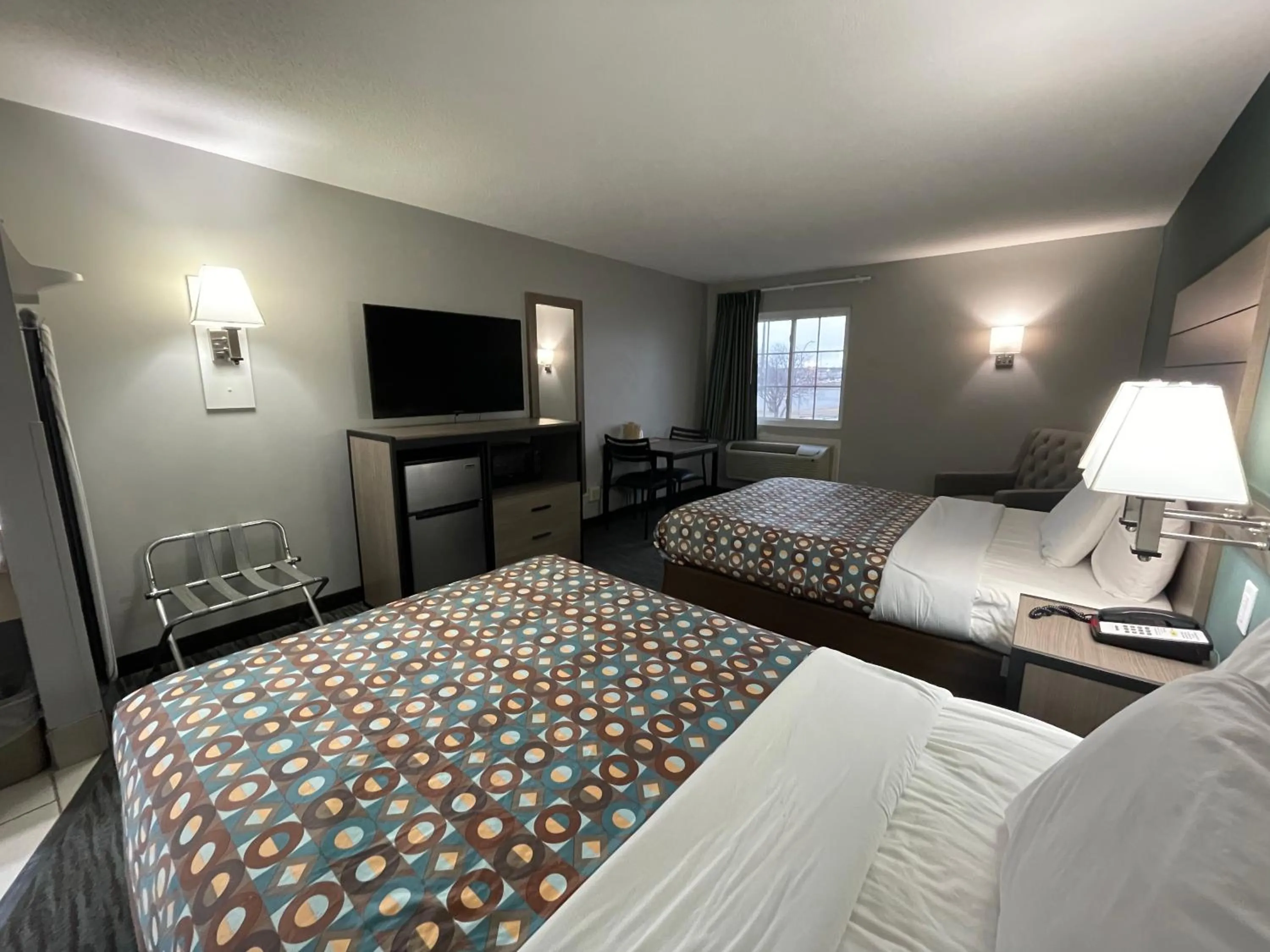 Photo of the whole room, Bed in Countryside Inn & Suites Omaha East-Council Bluffs IA