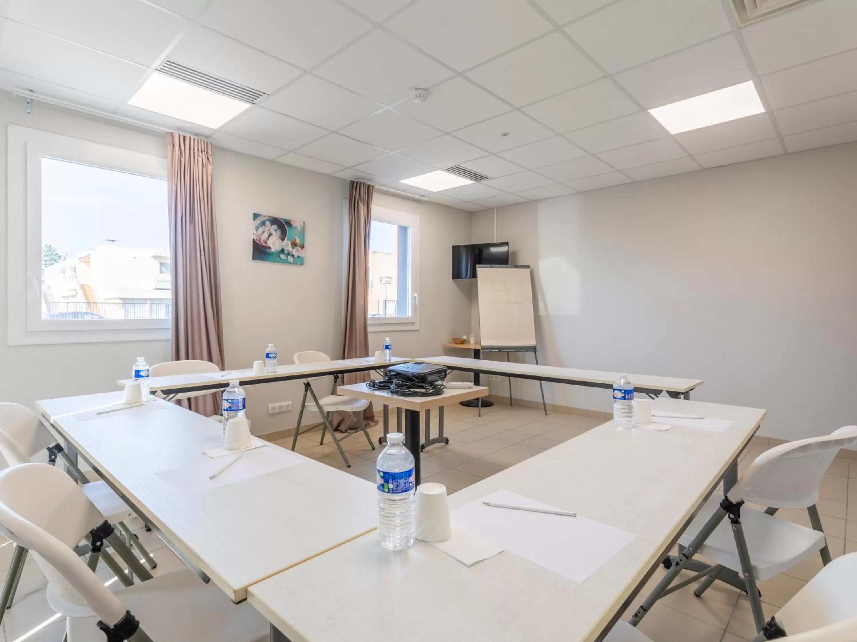 Meeting/conference room in B&B HOTEL Aix en Provence Venelles