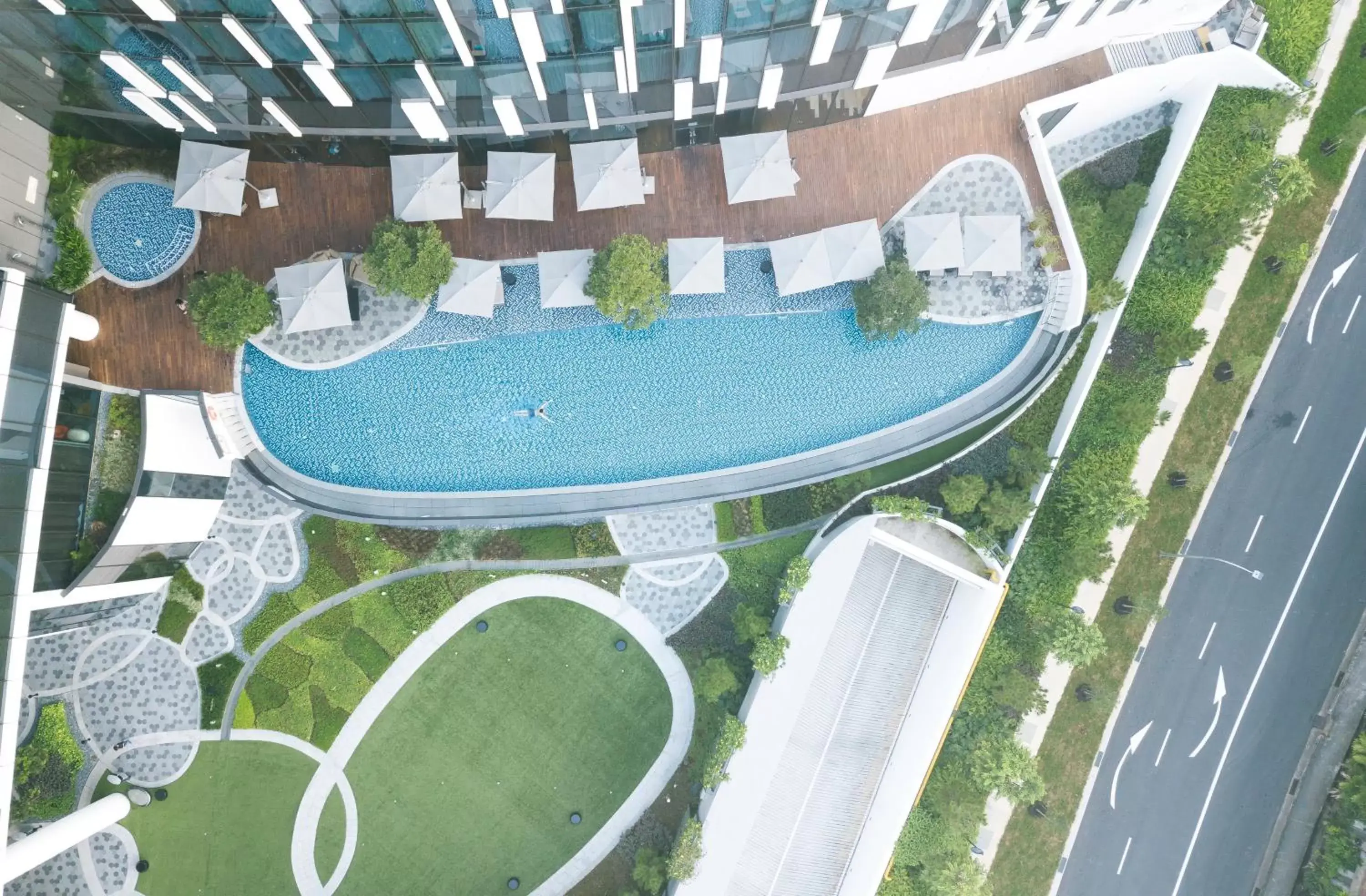 Pool View in Mercure Singapore On Stevens