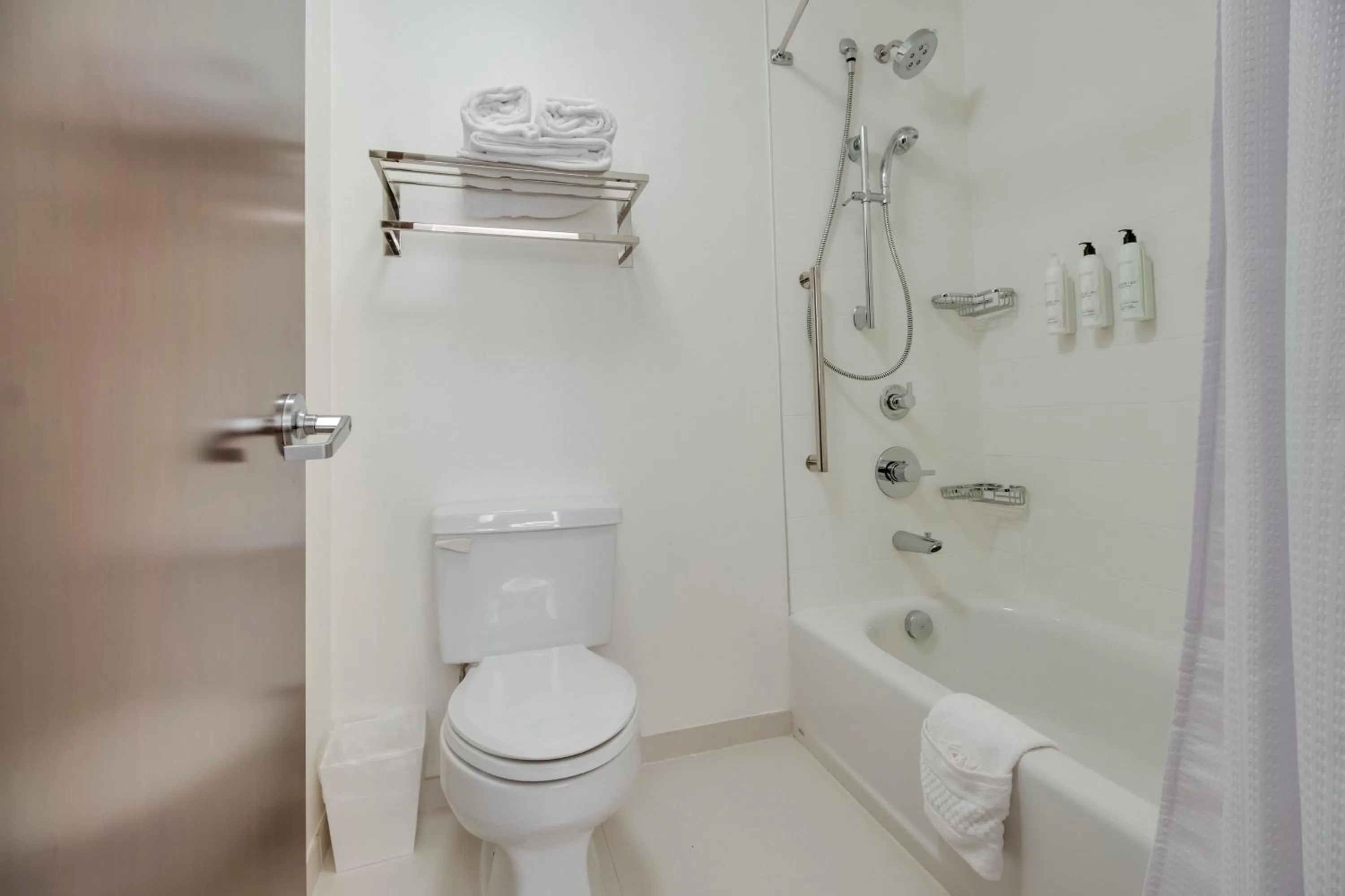 Bathroom in SpringHill Suites by Marriott Dallas NW Highway at Stemmons / I-35East