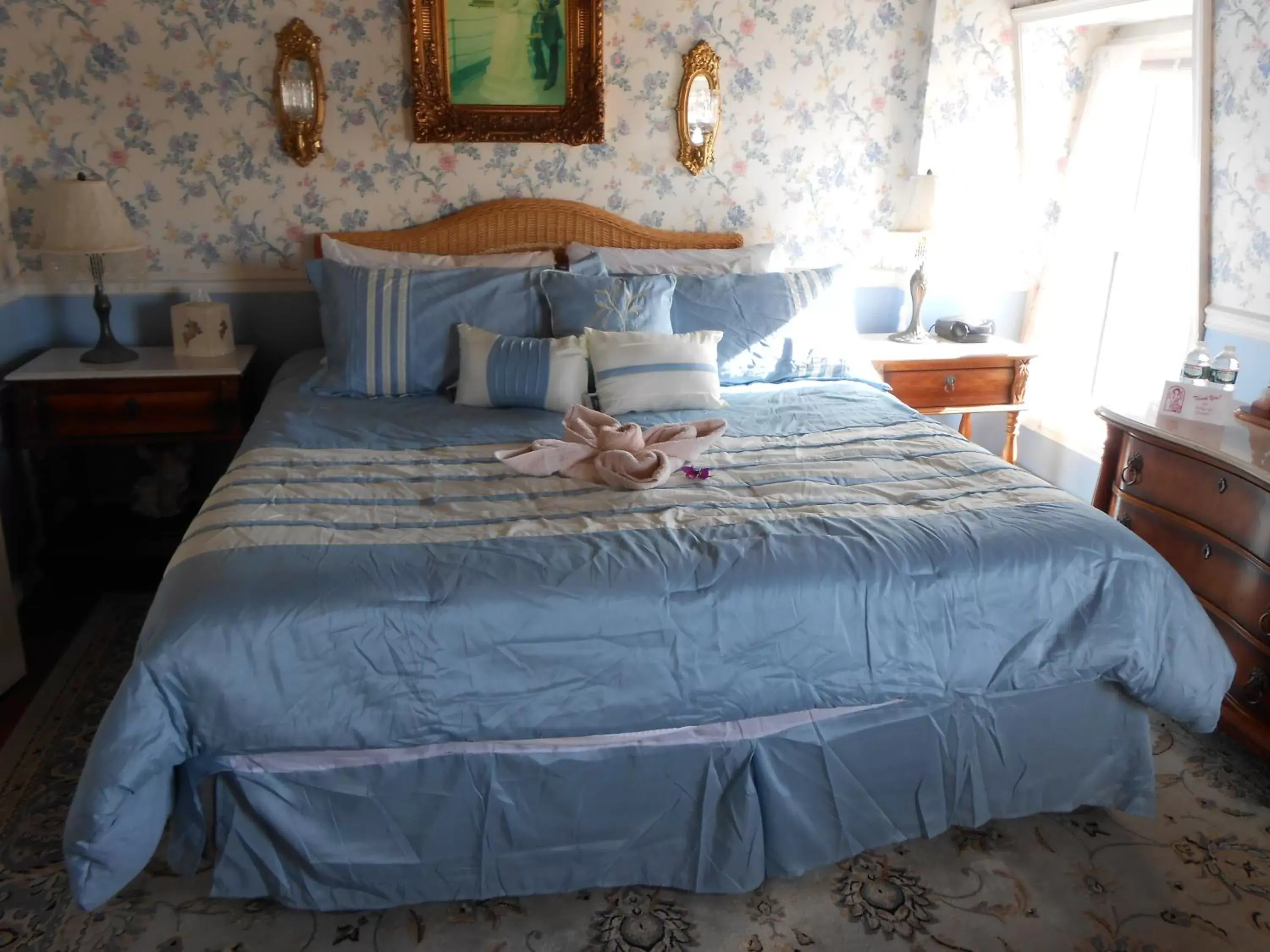 Bed in Angel of the Sea Bed and Breakfast