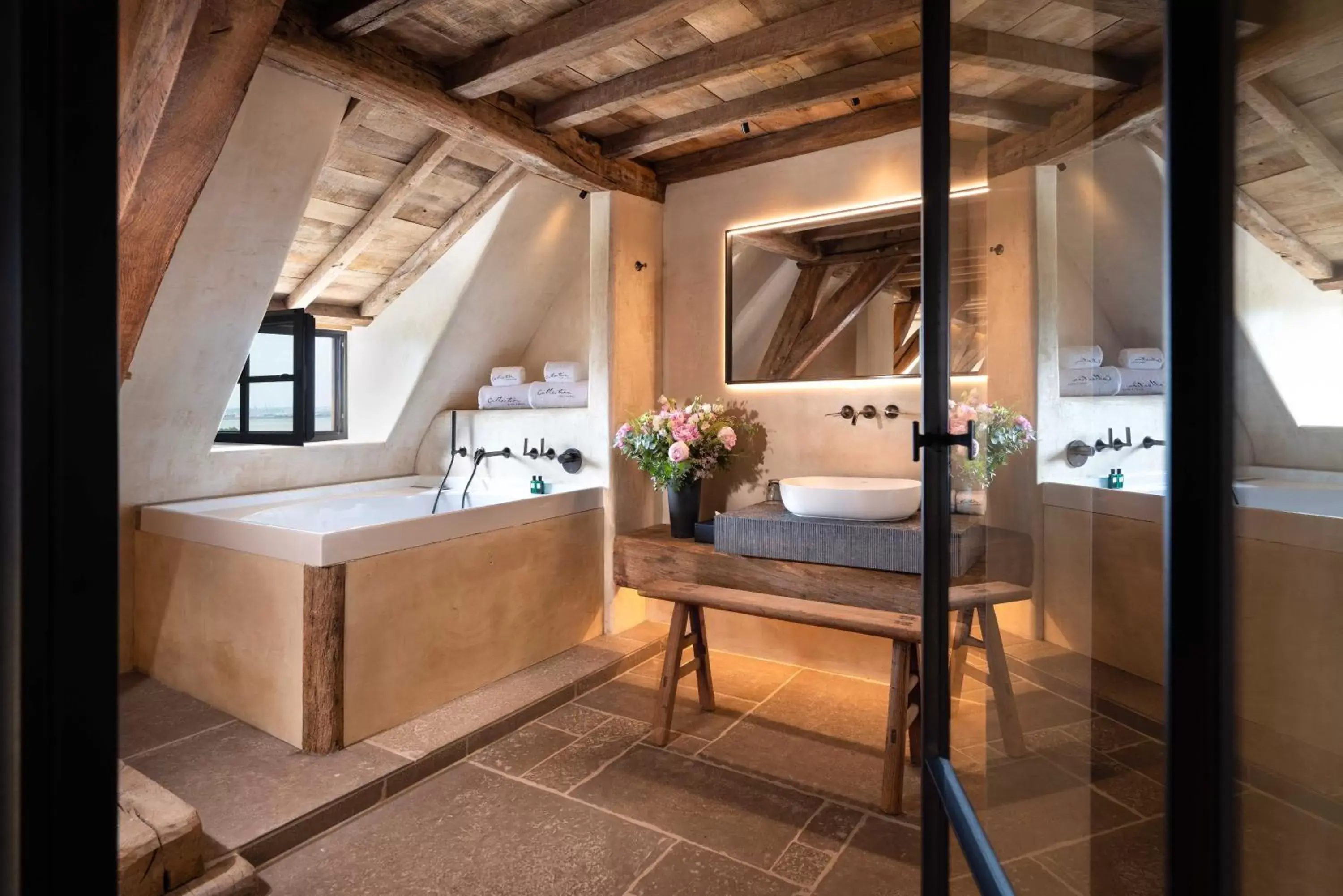 Bathroom in La Ferme Saint Simeon Spa - Relais & Chateaux