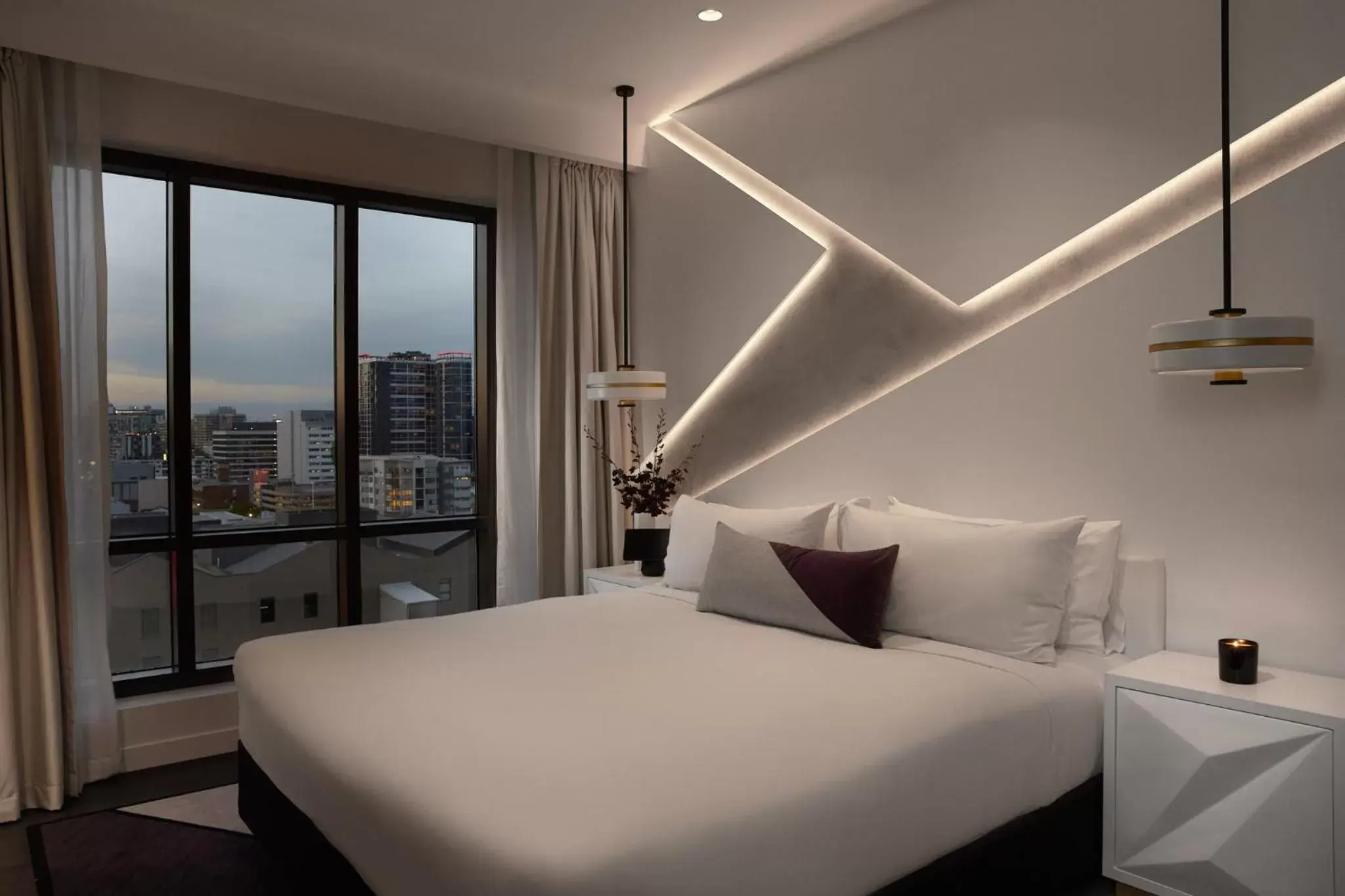 Photo of the whole room, Bed in Hotel X Brisbane Fortitude Vly, Vignette Collection - an IHG Hotel