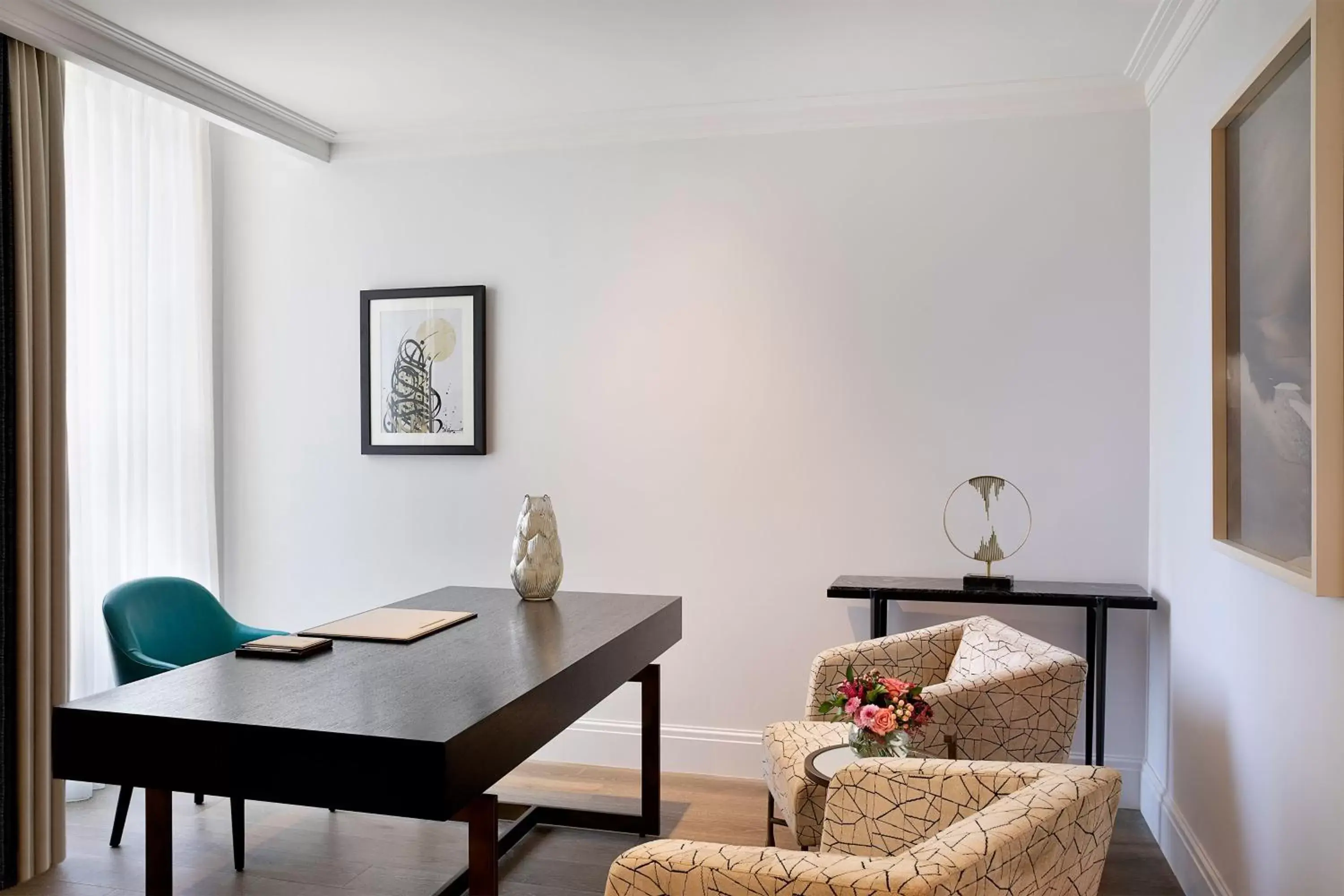 Bedroom, Seating Area in The St. Regis Amman