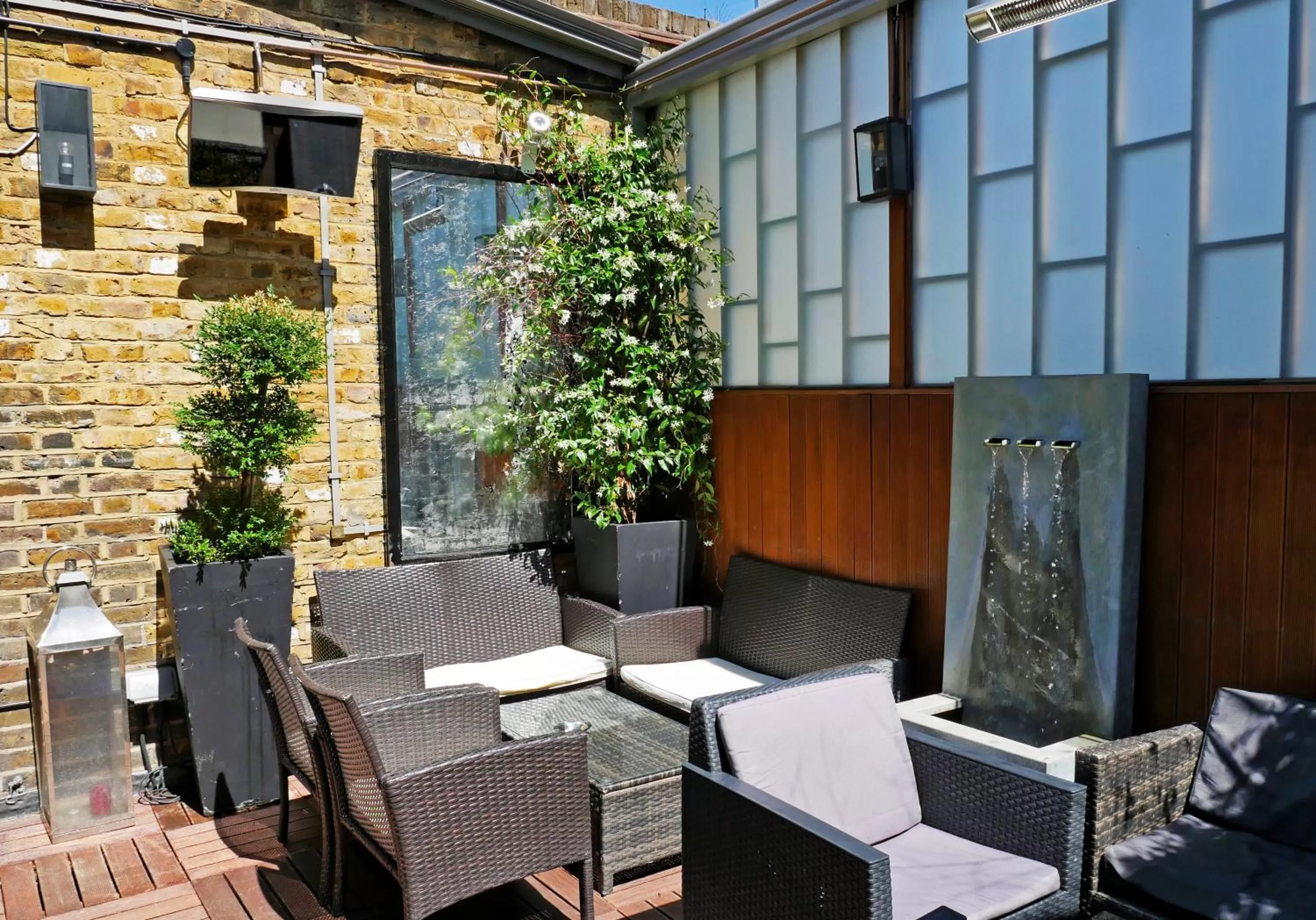 Lounge or bar in Karma Sanctum Soho Hotel