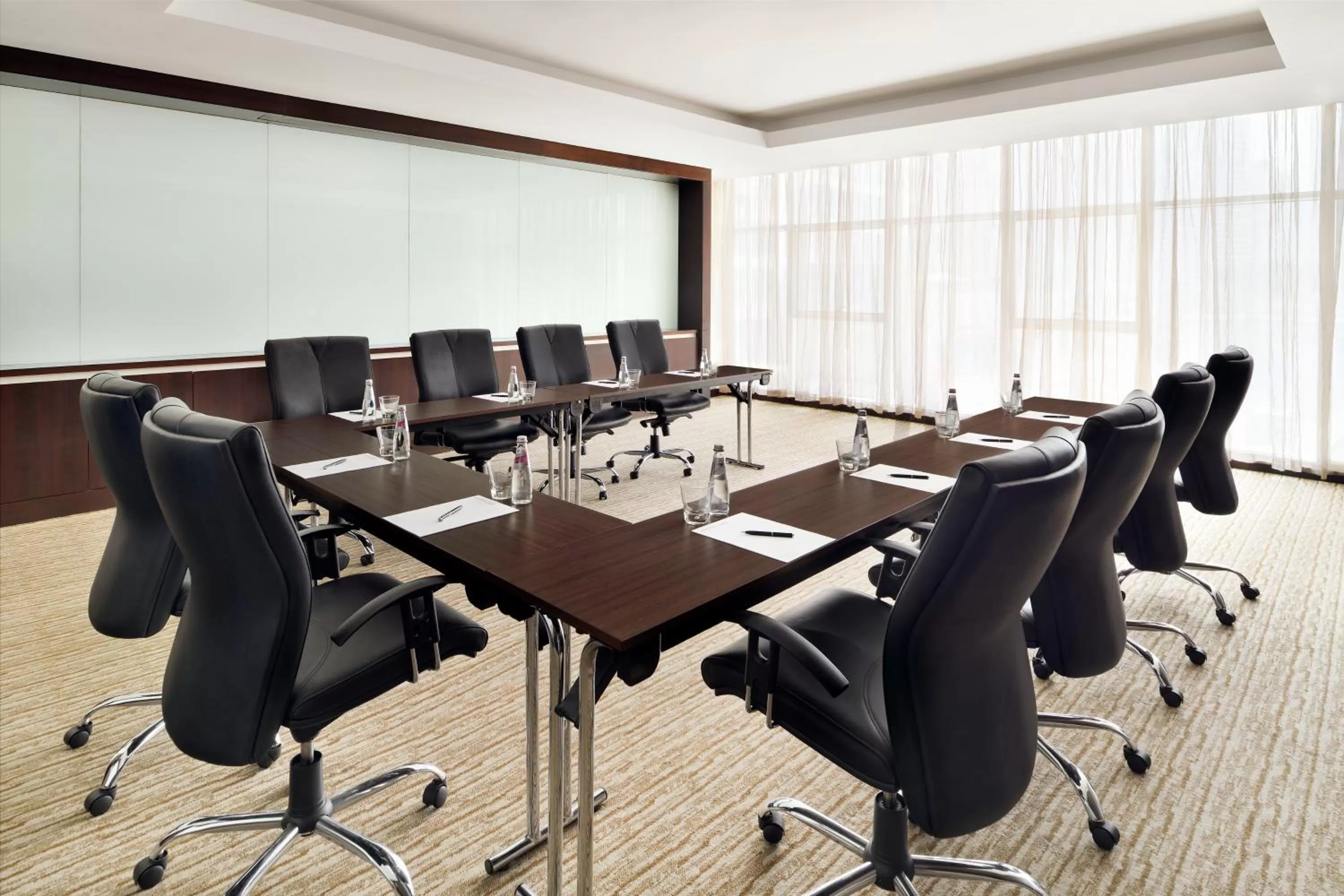 Business facilities in Mövenpick Hotel Jumeirah Lakes Towers Dubai