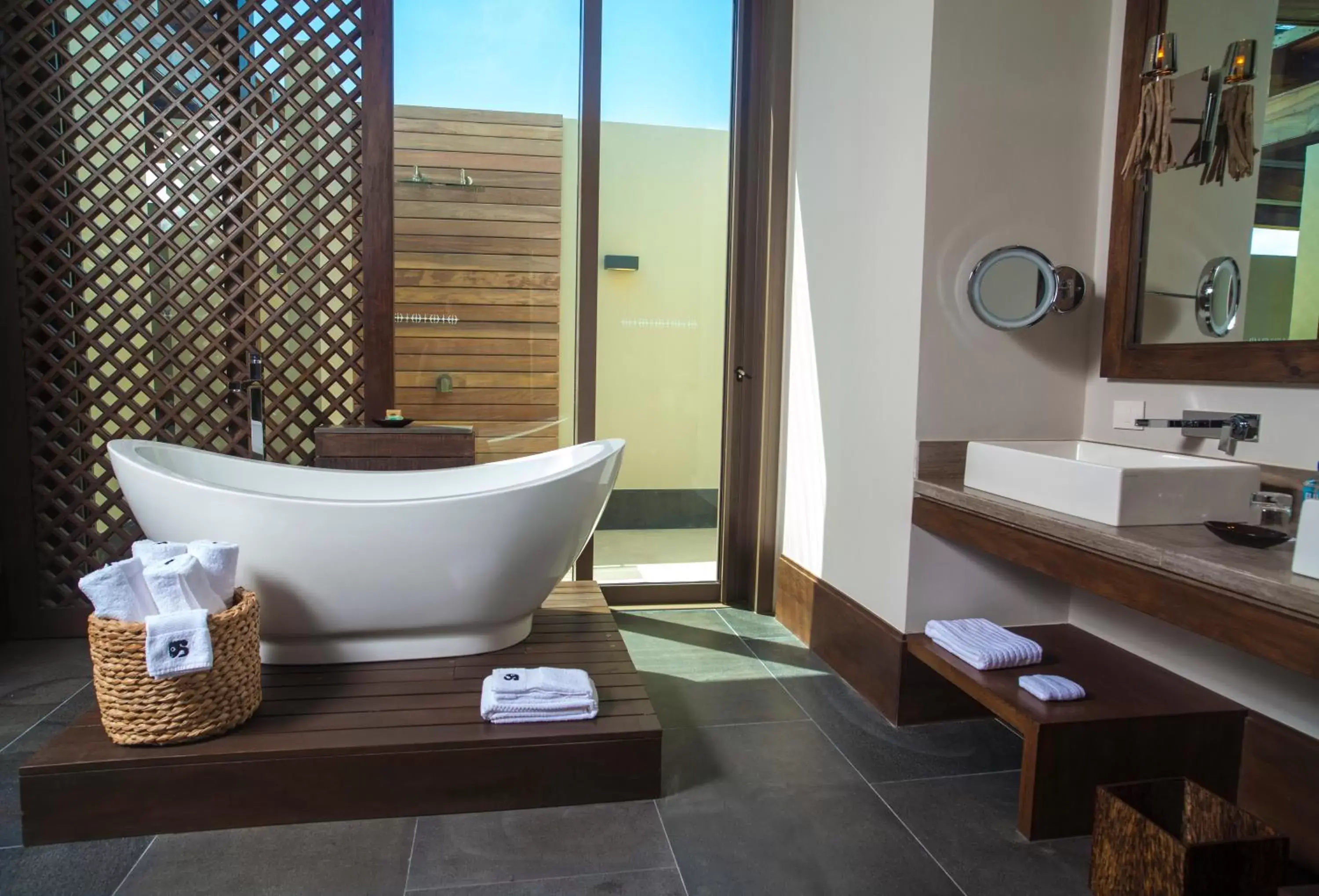 Bathroom in Nizuc Resort & Spa