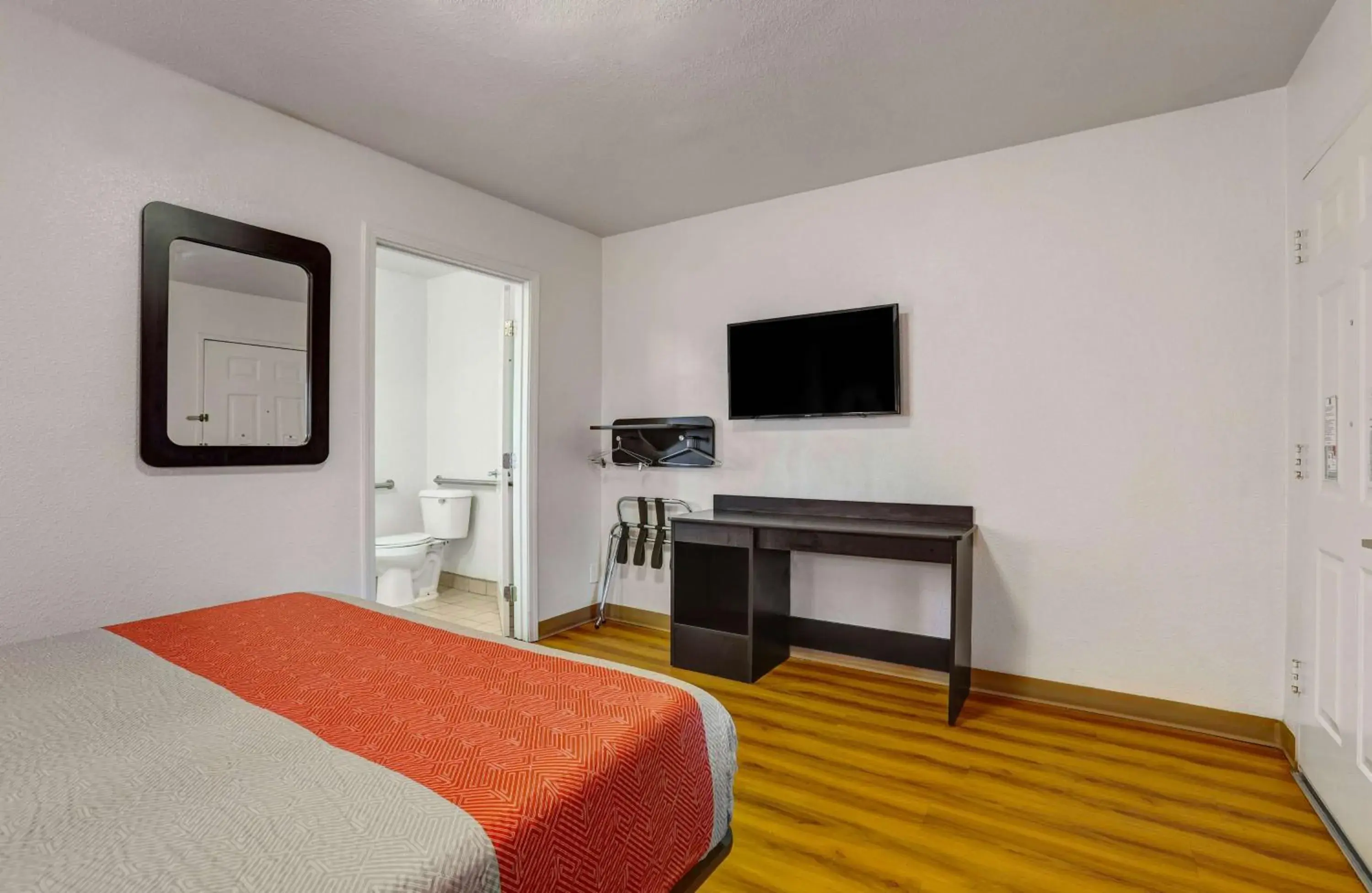 Bedroom, Bed in Motel 6-Marysville, CA Bedroom, Bed in Motel 6-Marysville, CA