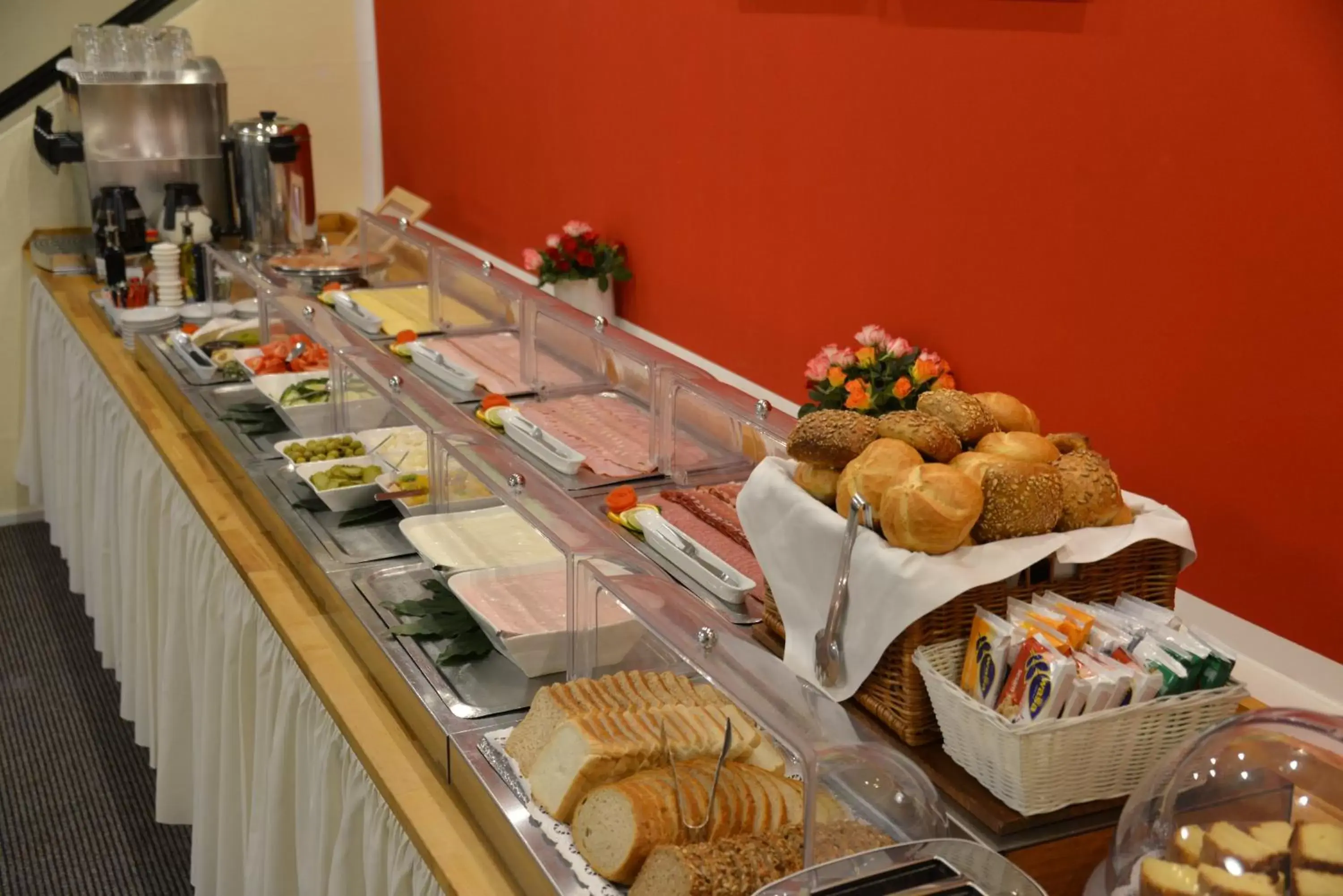 Buffet breakfast, Food in Hotel Italia