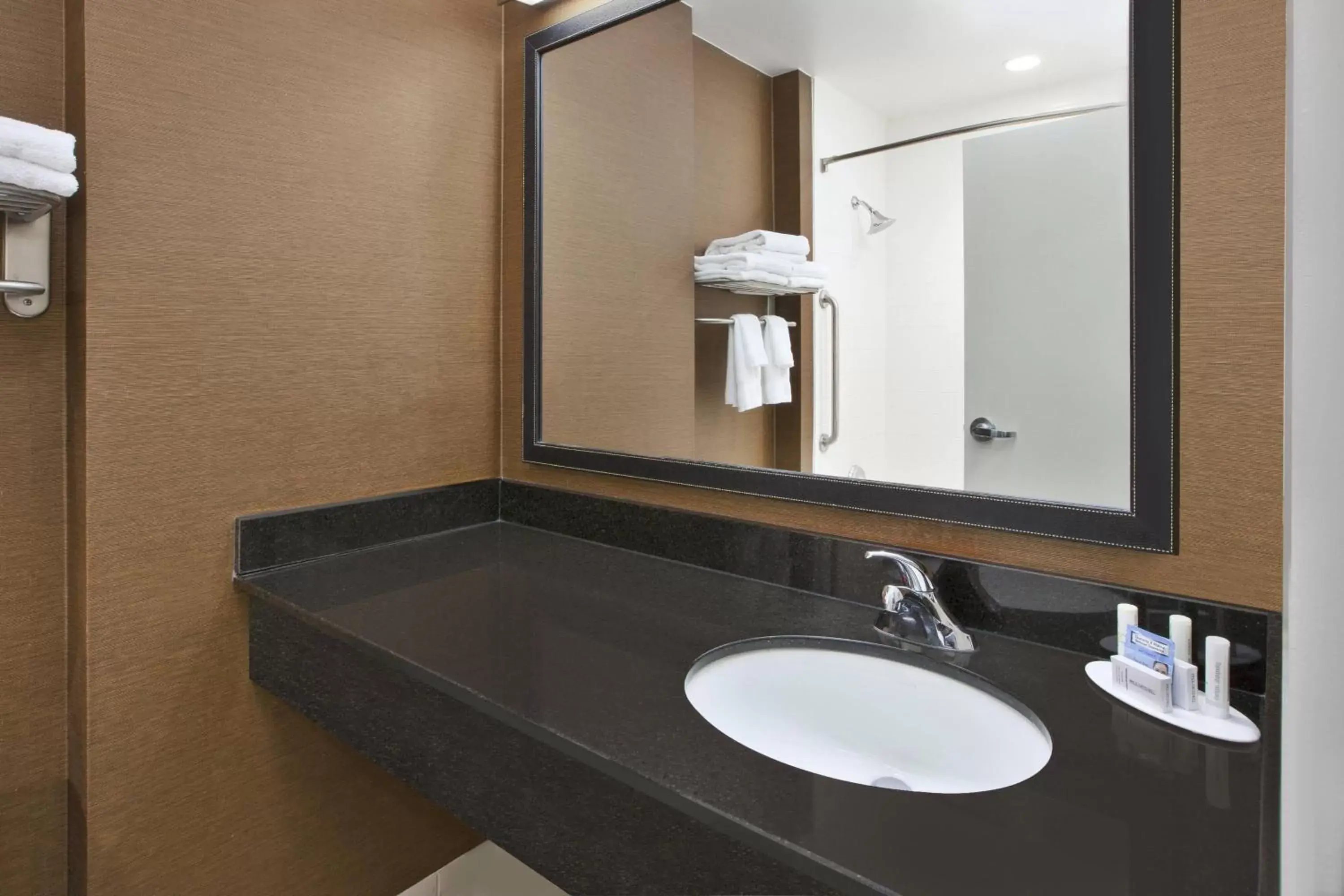 Bathroom in Fairfield Inn & Suites by Marriott Milwaukee Downtown