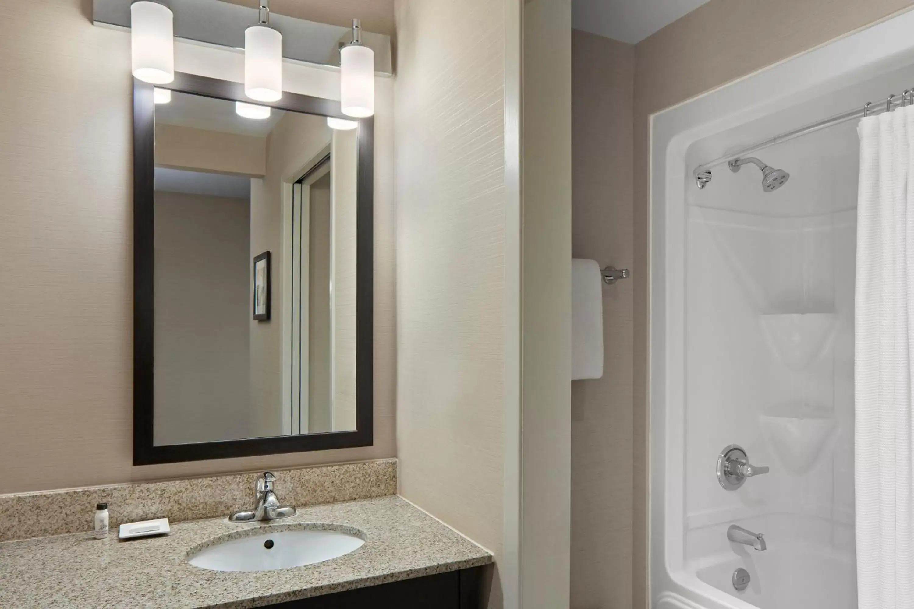 Shower, Bathroom in Delta Hotels by Marriott Guelph Conference Centre