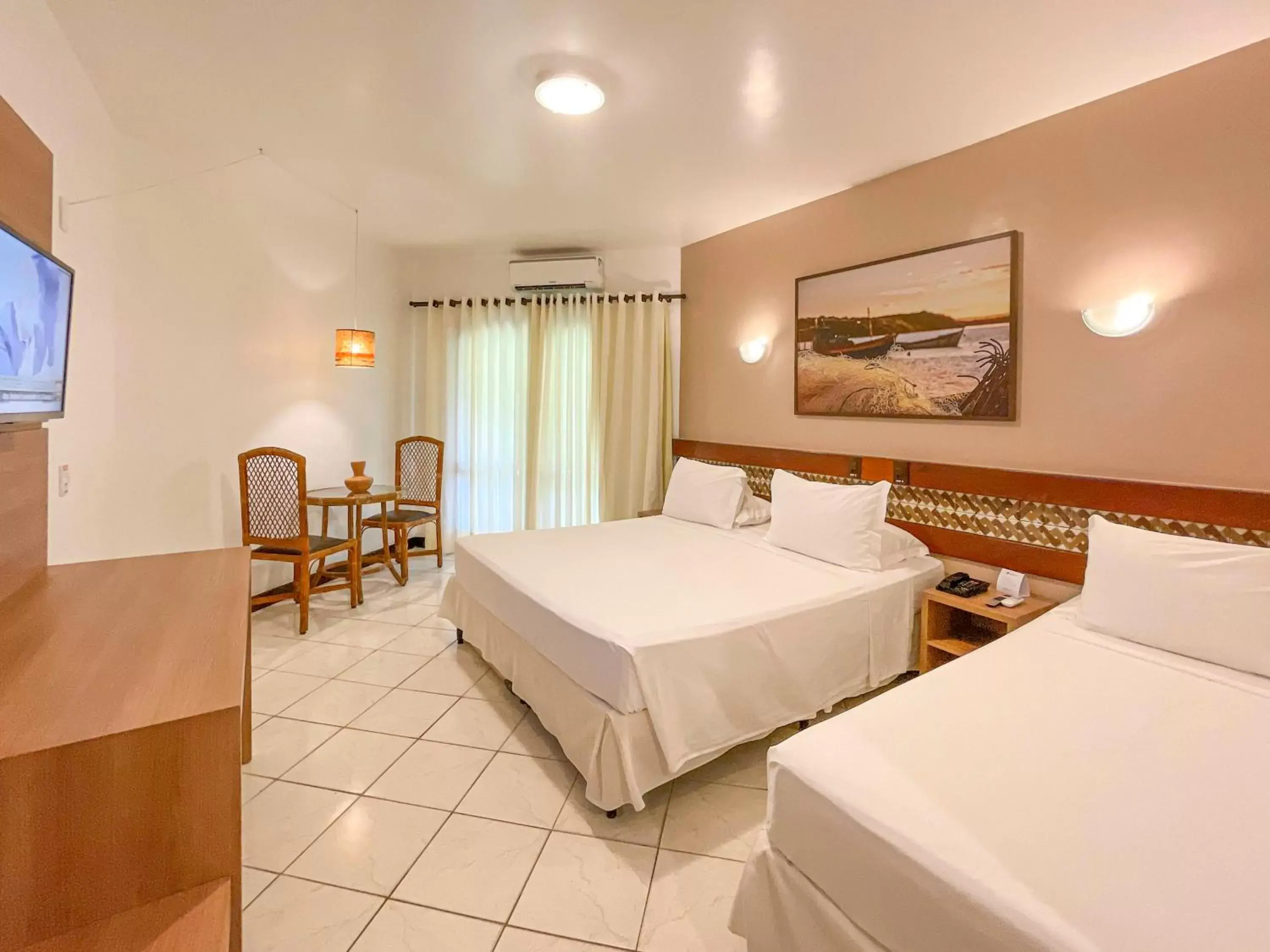 Bedroom in Best Western Shalimar Praia Hotel