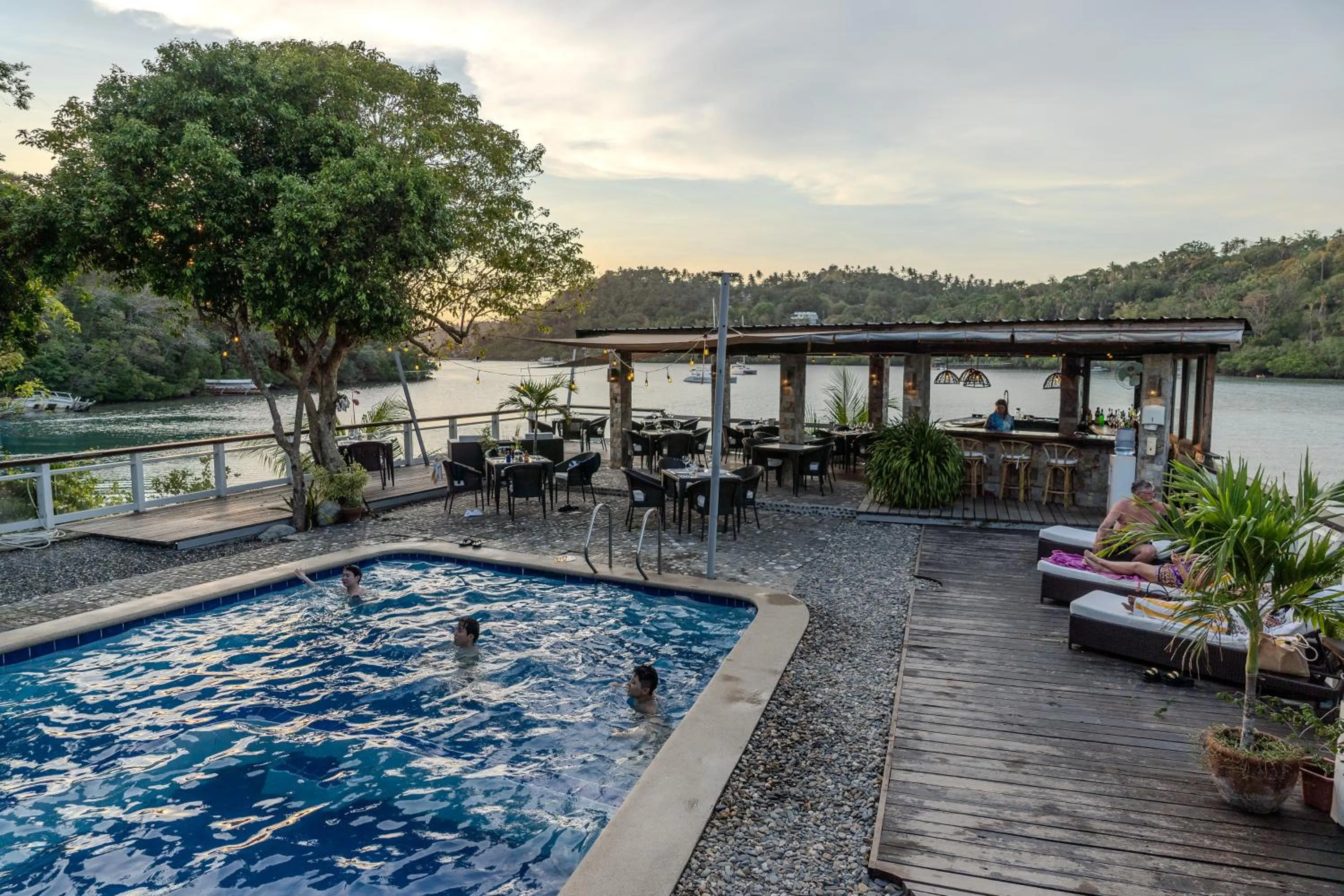 Property building in Edgewater Dive & Spa Resort