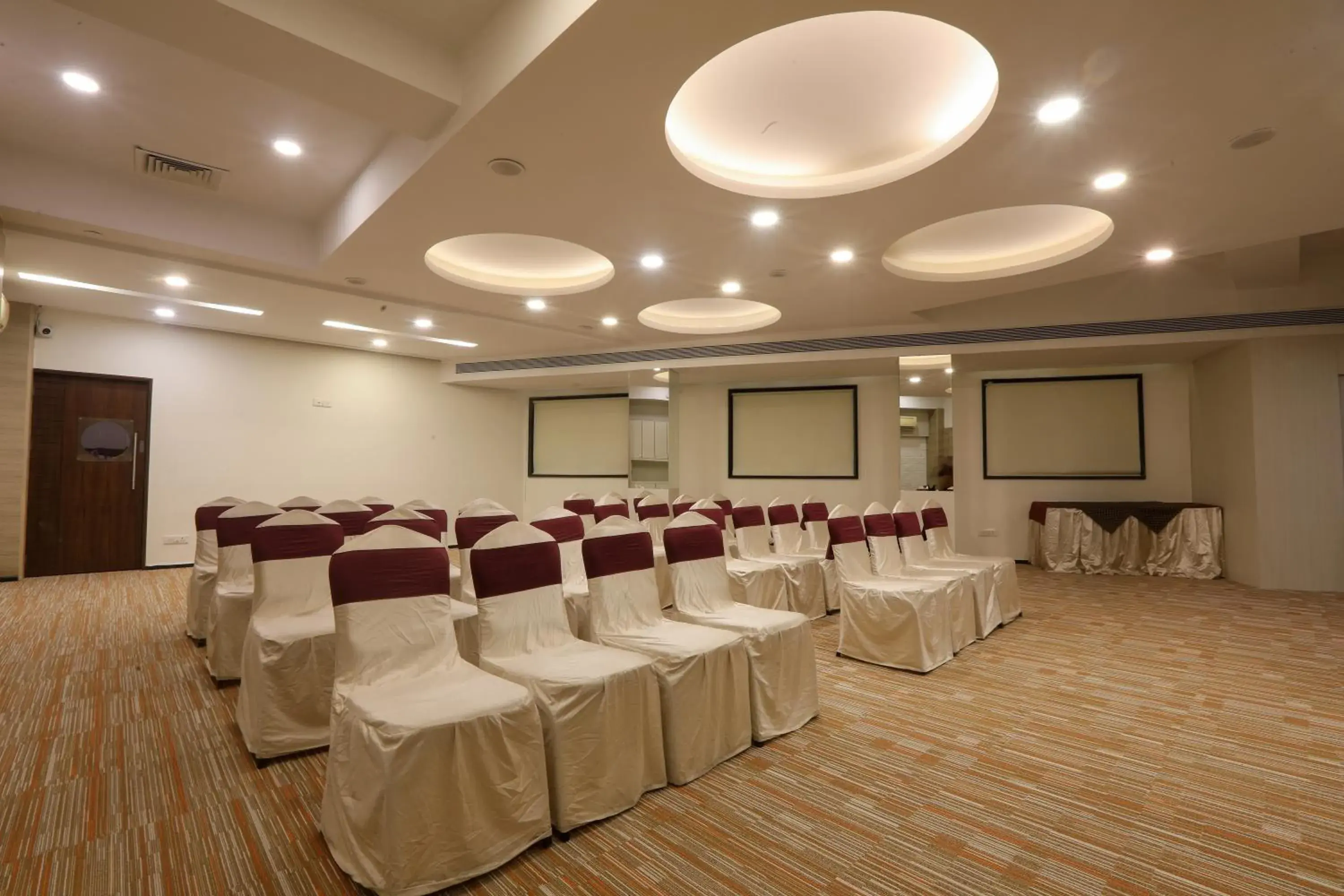 Banquet/Function facilities, Banquet Facilities in Kamfotel Hotel Nashik