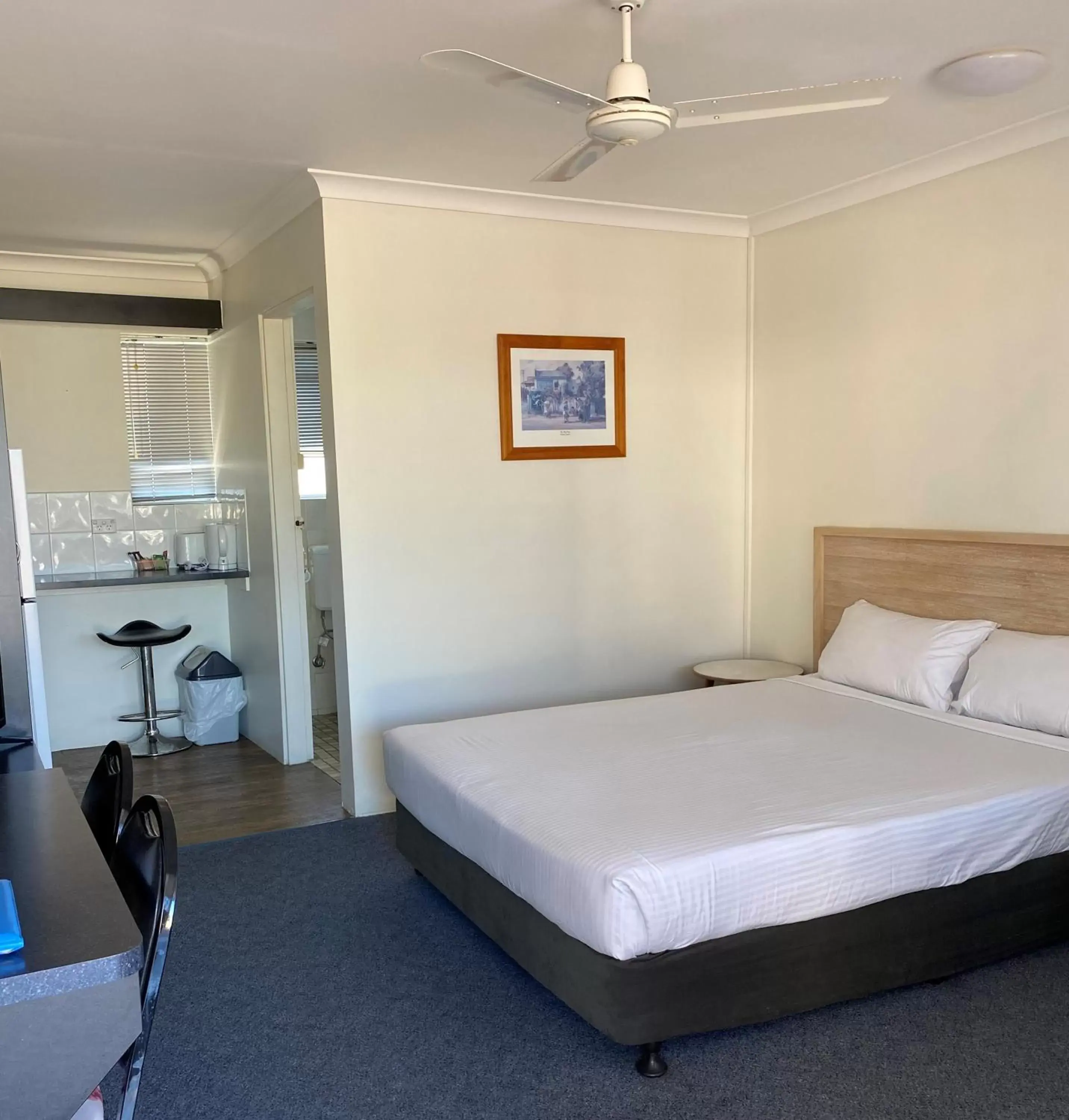 Photo of the whole room, Bed in Hervey Bay Motel