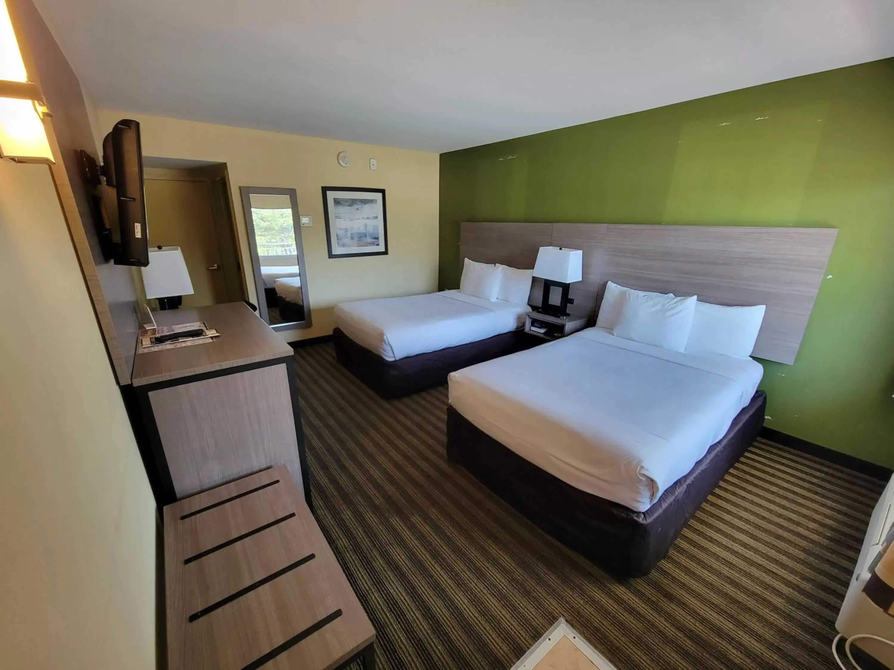 Photo of the whole room, Bed in Quality Inn Flamingo