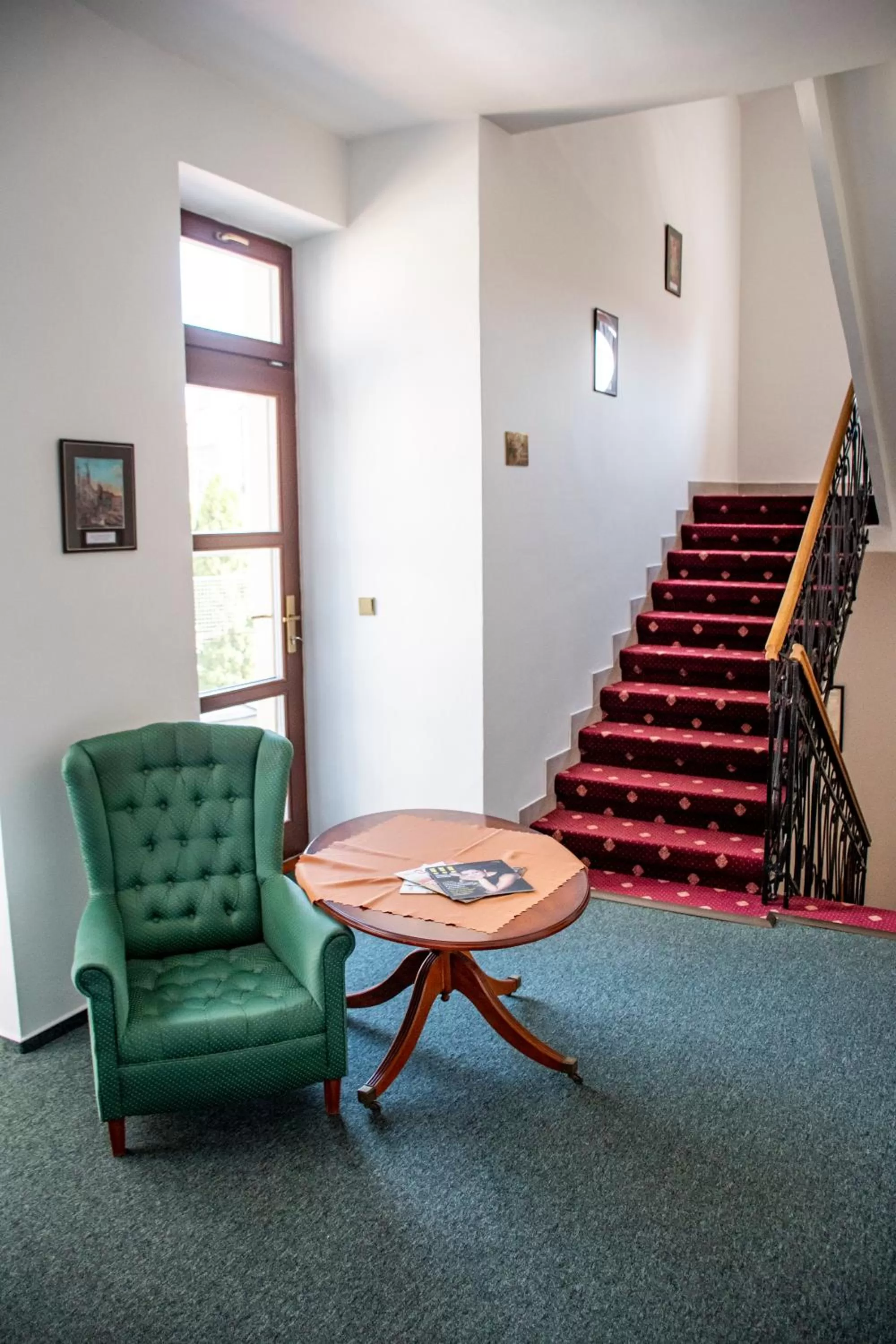 Seating area in Lafayette