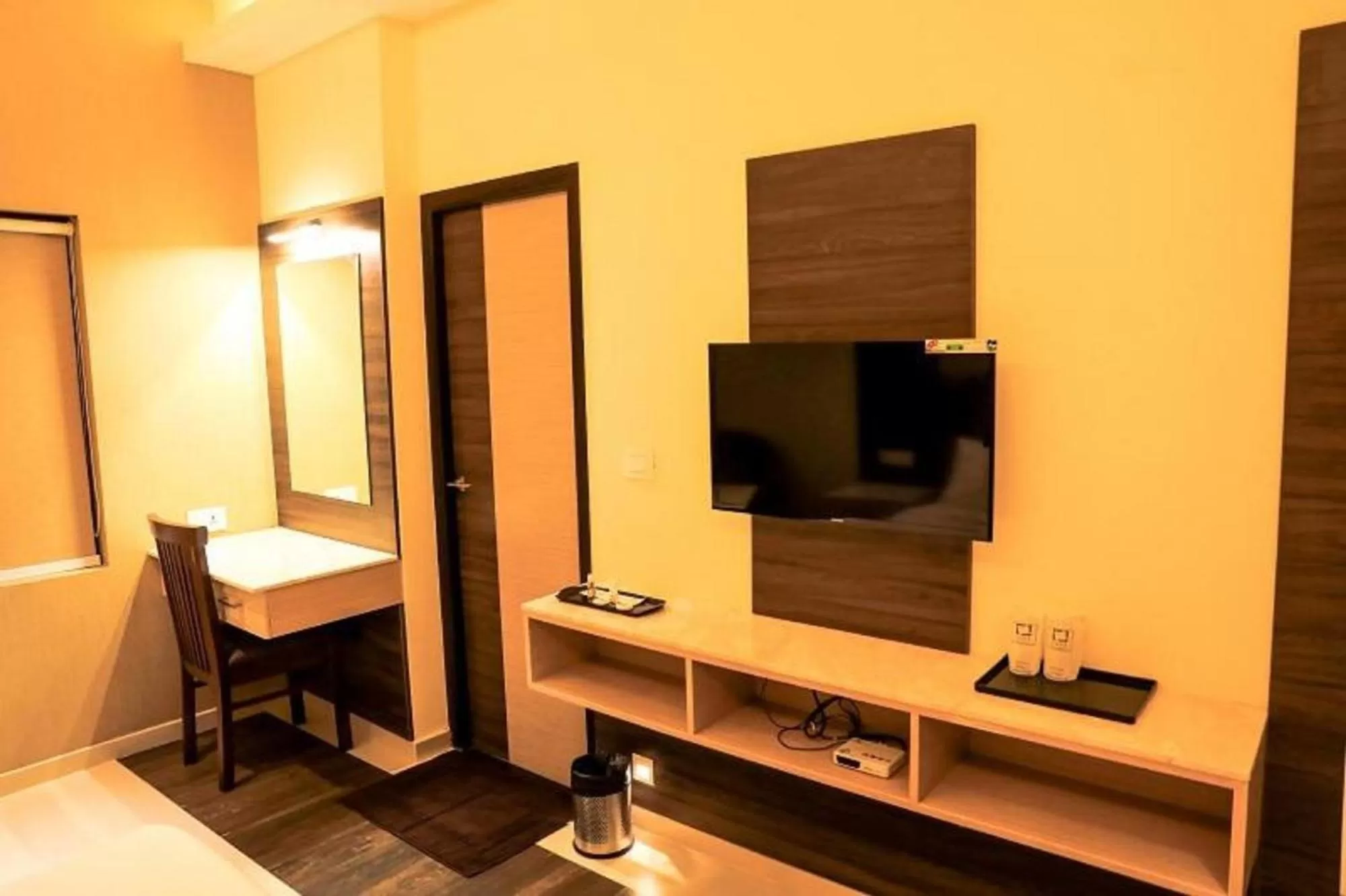 TV and multimedia in Laya Regency