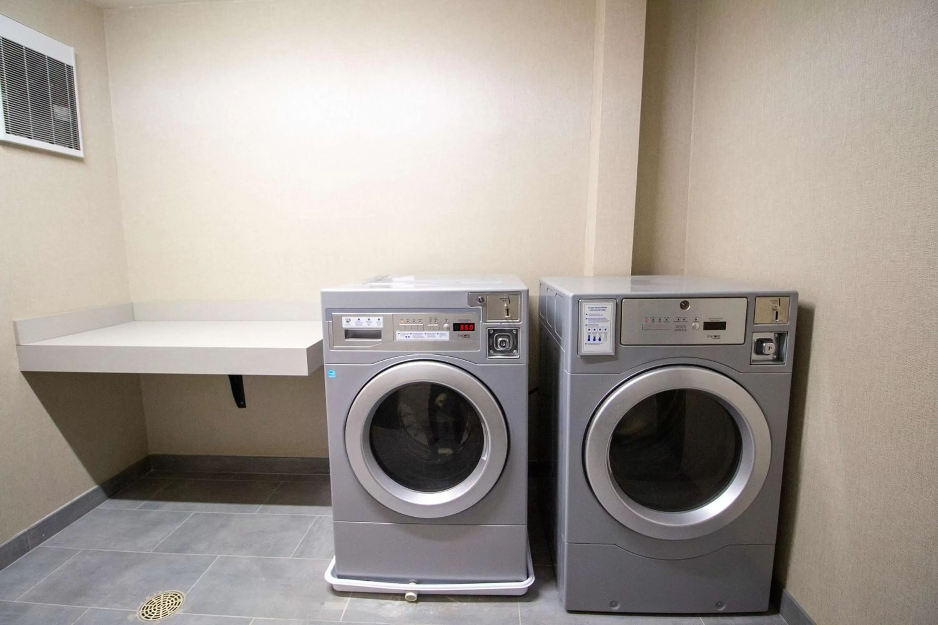 Property building in Hampton Inn North Attleboro, Ma