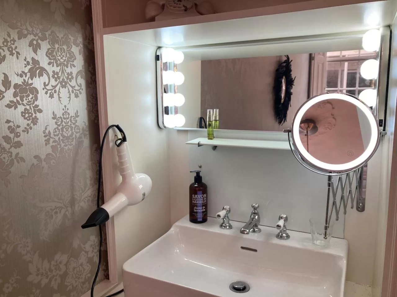 heating, Bathroom in GuesthouseOne