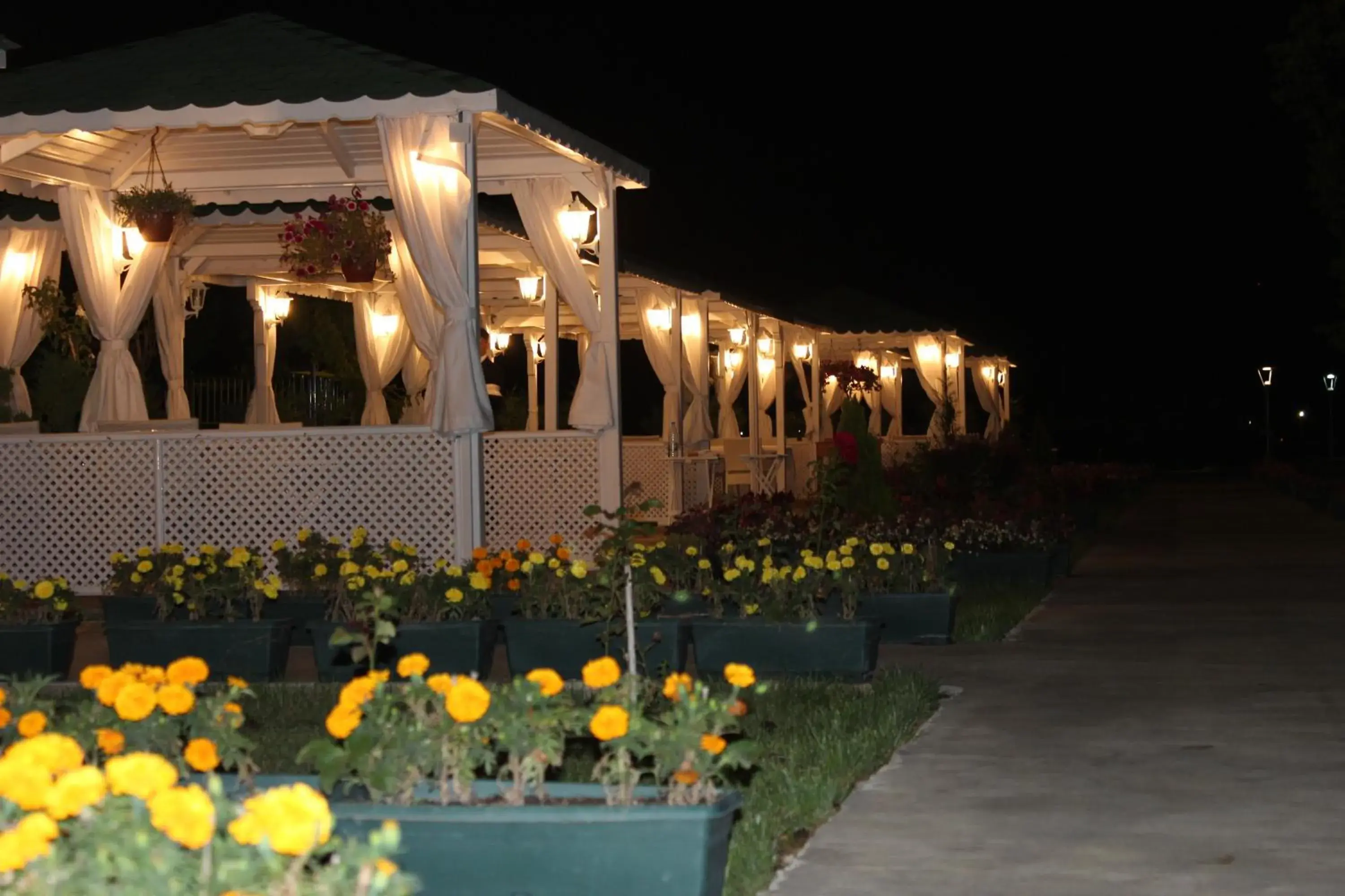 Garden, Banquet Facilities in Jura Hotels Afyon Thermal