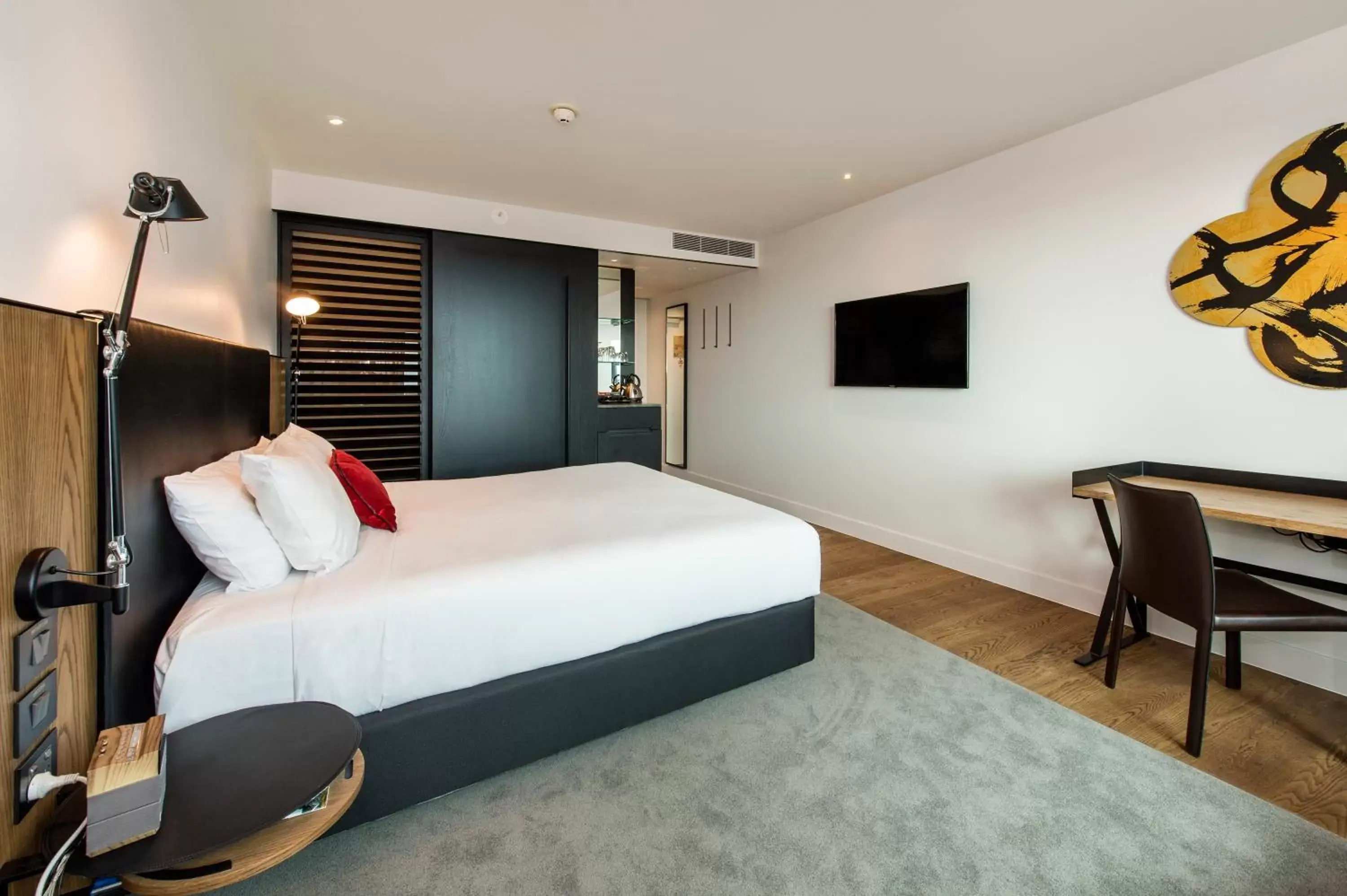 Bedroom, Bed in The Grand by SkyCity