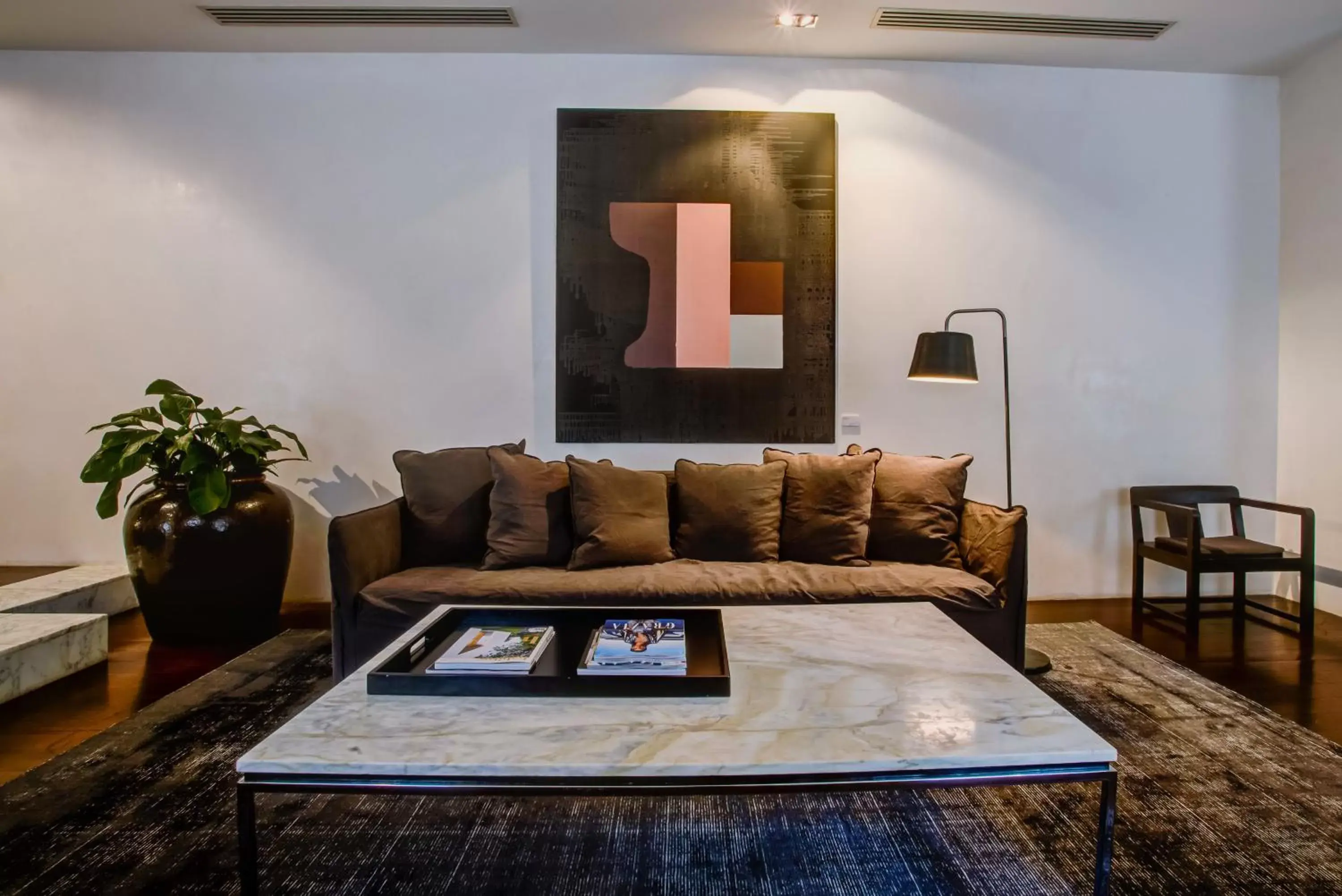 Living room, Seating Area in Establishment Hotel