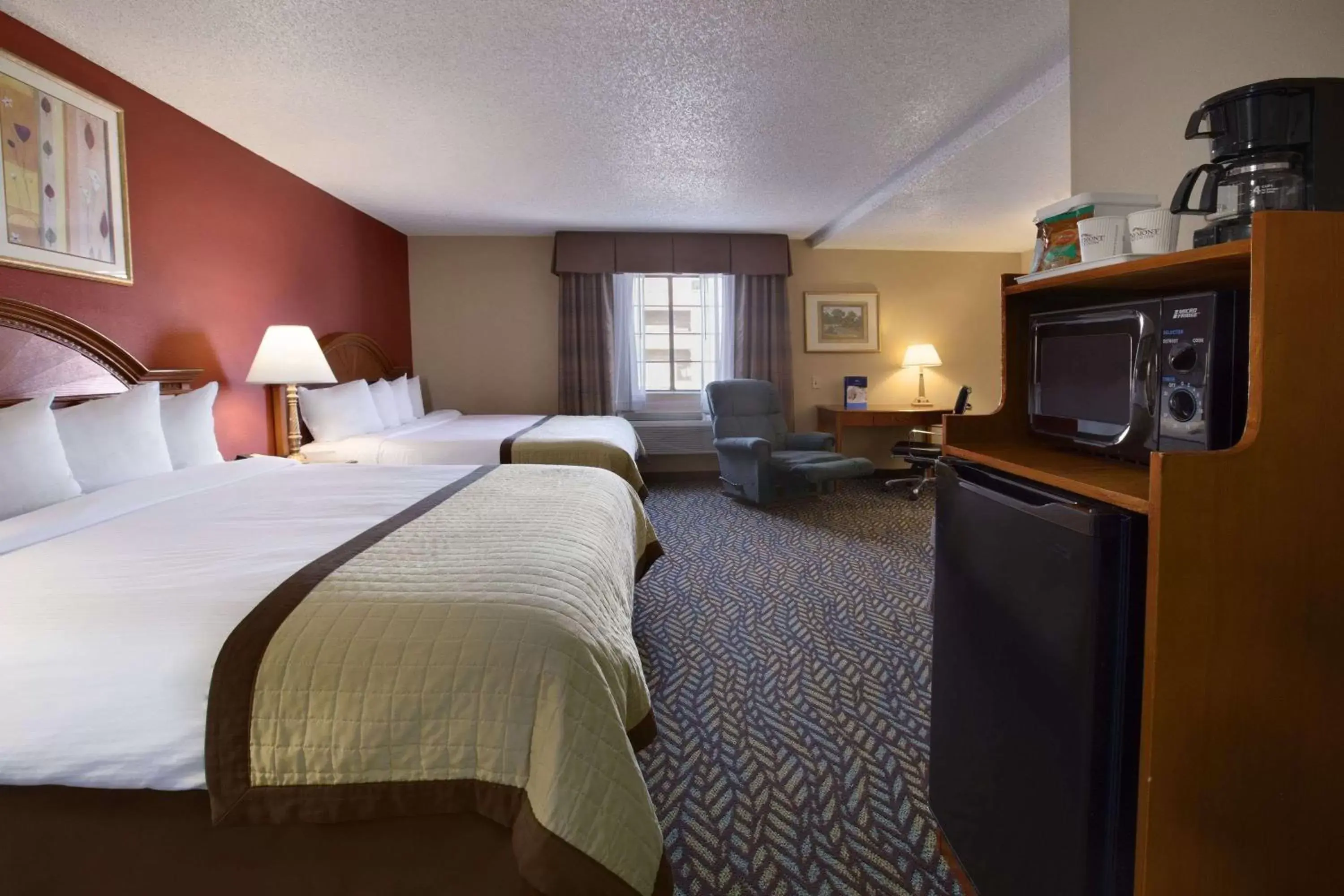 Photo of the whole room in Baymont by Wyndham Oklahoma City Airport