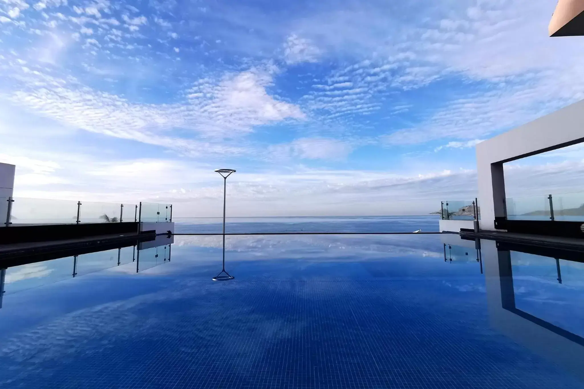 Swimming Pool in Coral Island Beach View Hotel