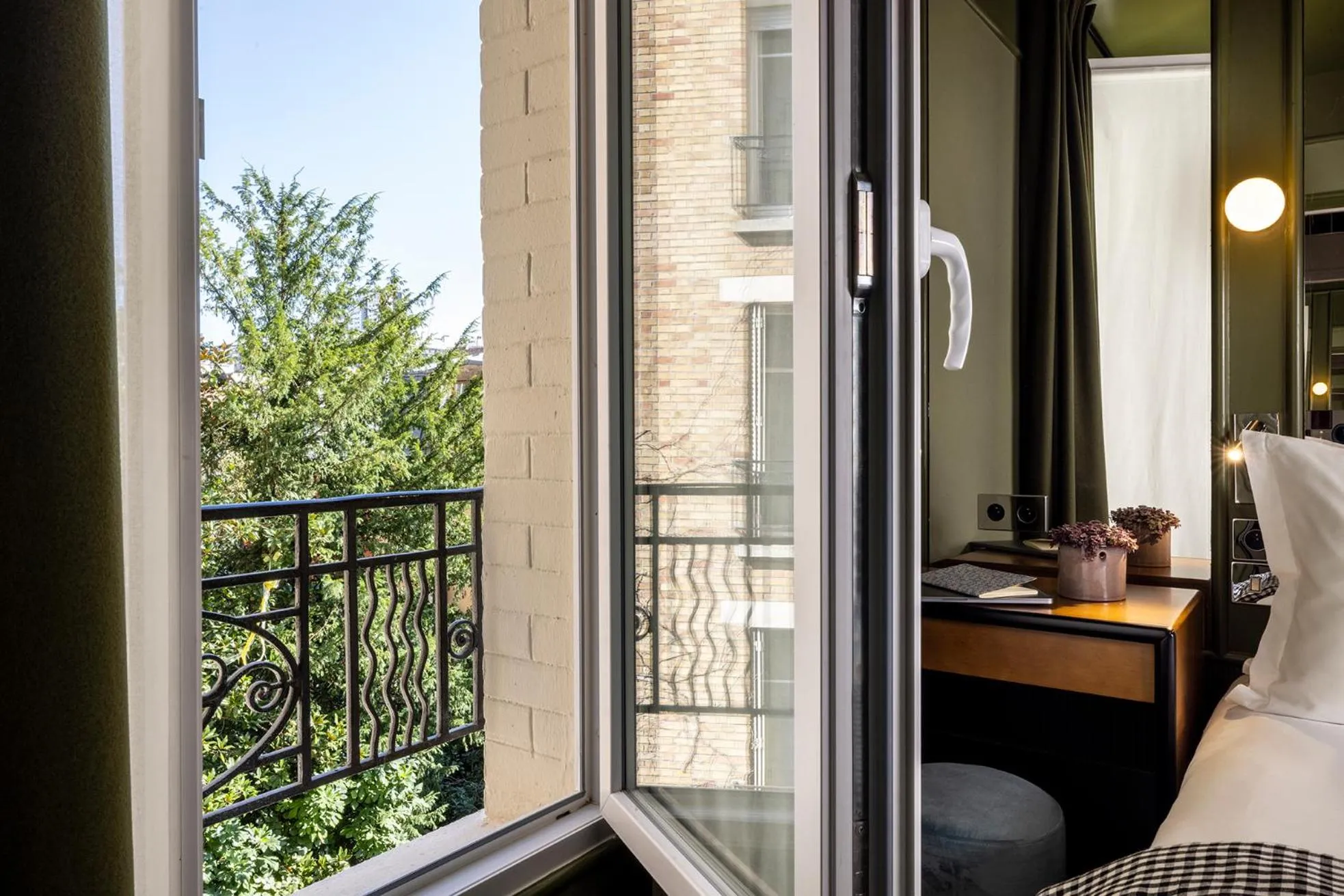 Decorative detail in Hôtel du Home Moderne