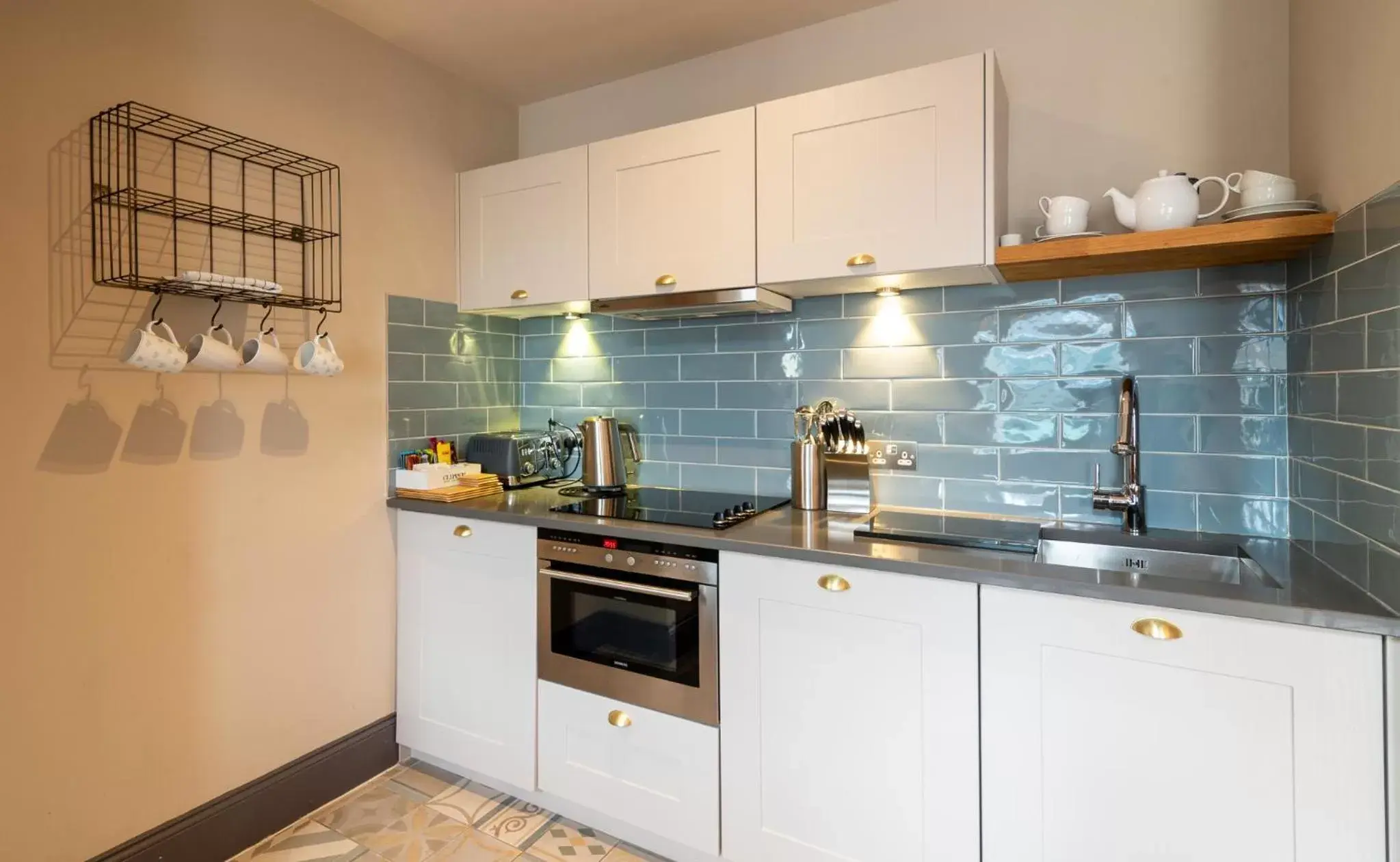 Coffee/tea facilities, Kitchen/Kitchenette in The Lawrance Luxury Aparthotel - Harrogate