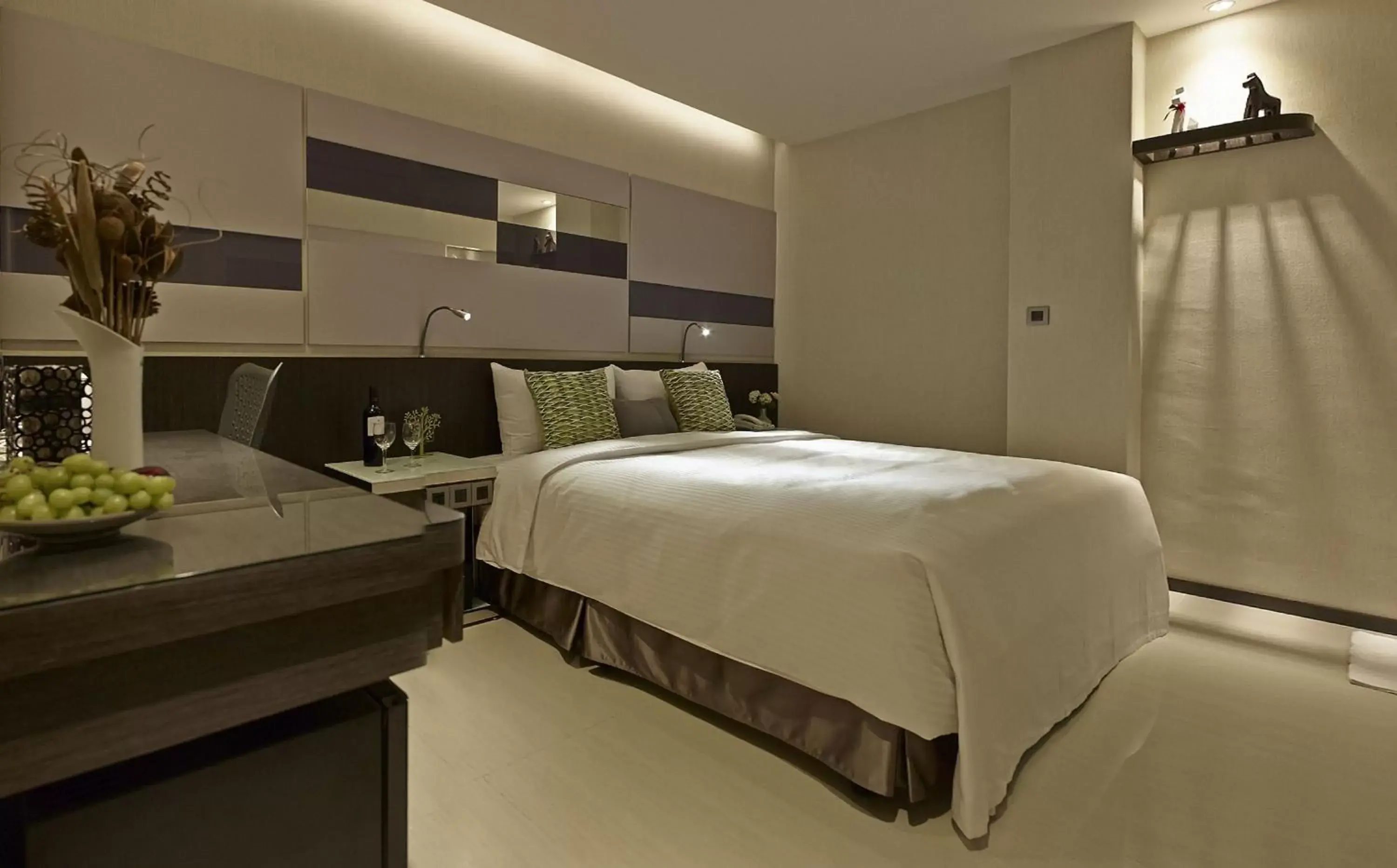 Photo of the whole room, Bed in Beauty Hotels Taipei - Hotel B7