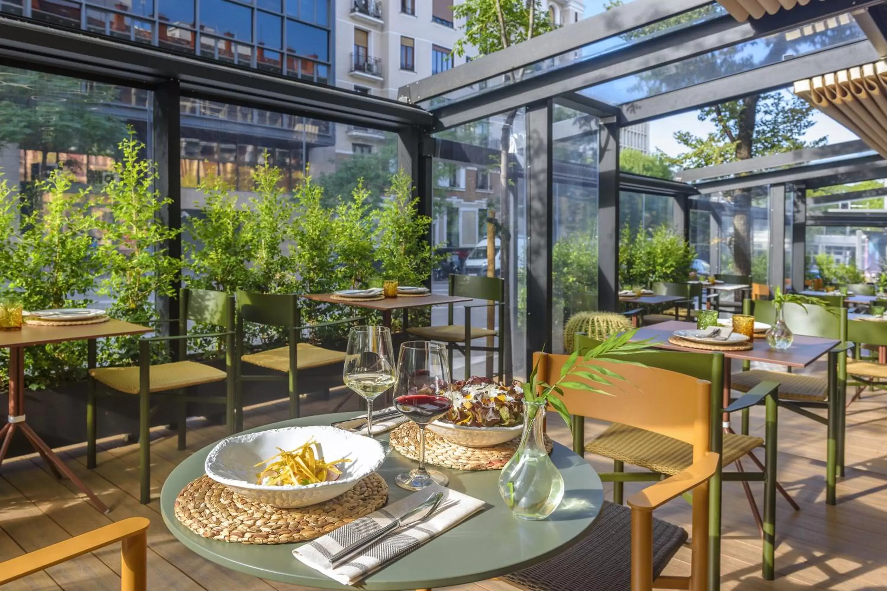 Restaurant/Places to Eat in Melia Madrid Serrano